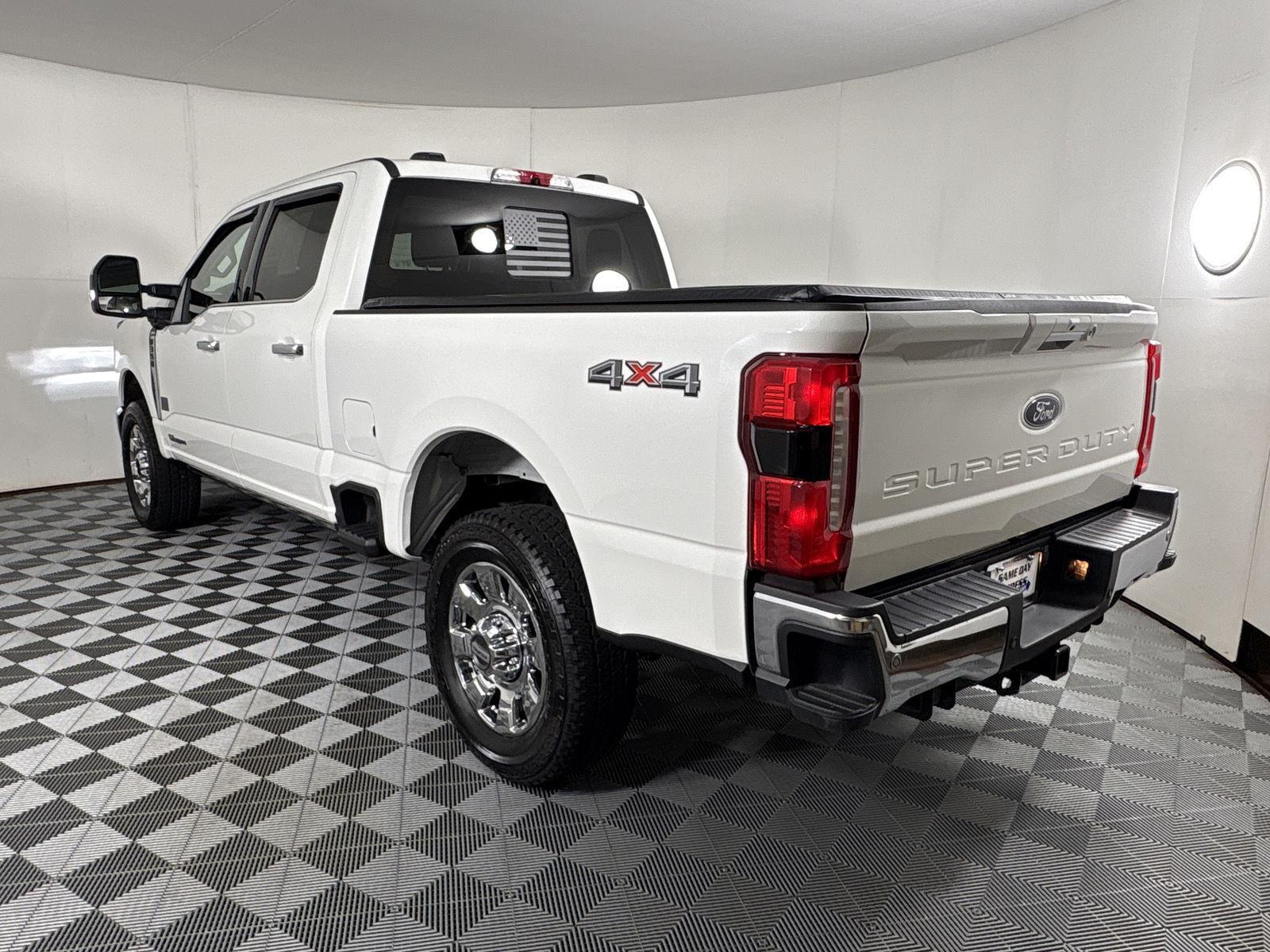 Used 2024 Star White Metallic Tri-Coat Ford LARIAT image 22