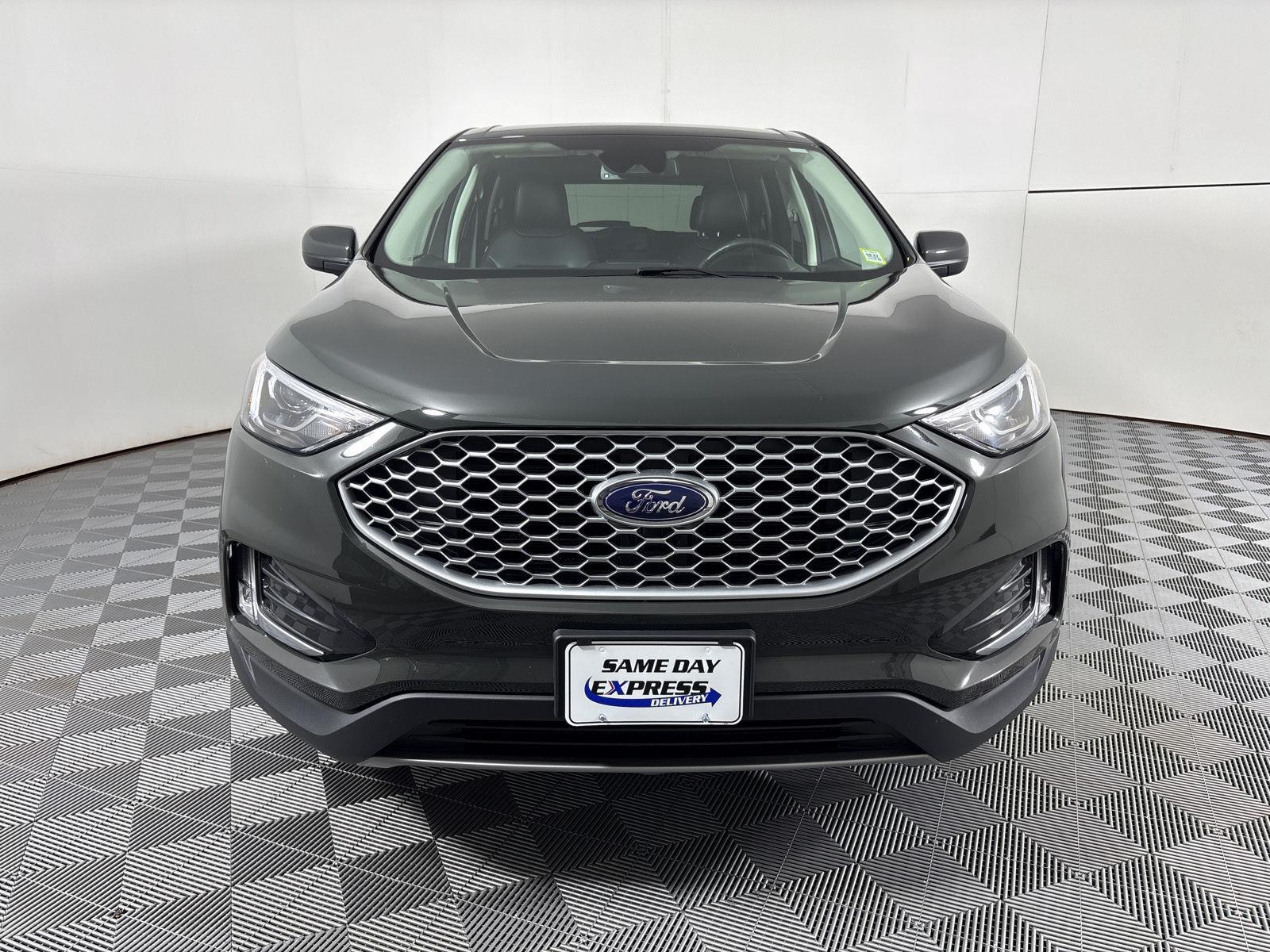 Used 2023 Forged Green Metallic Ford SEL image 2