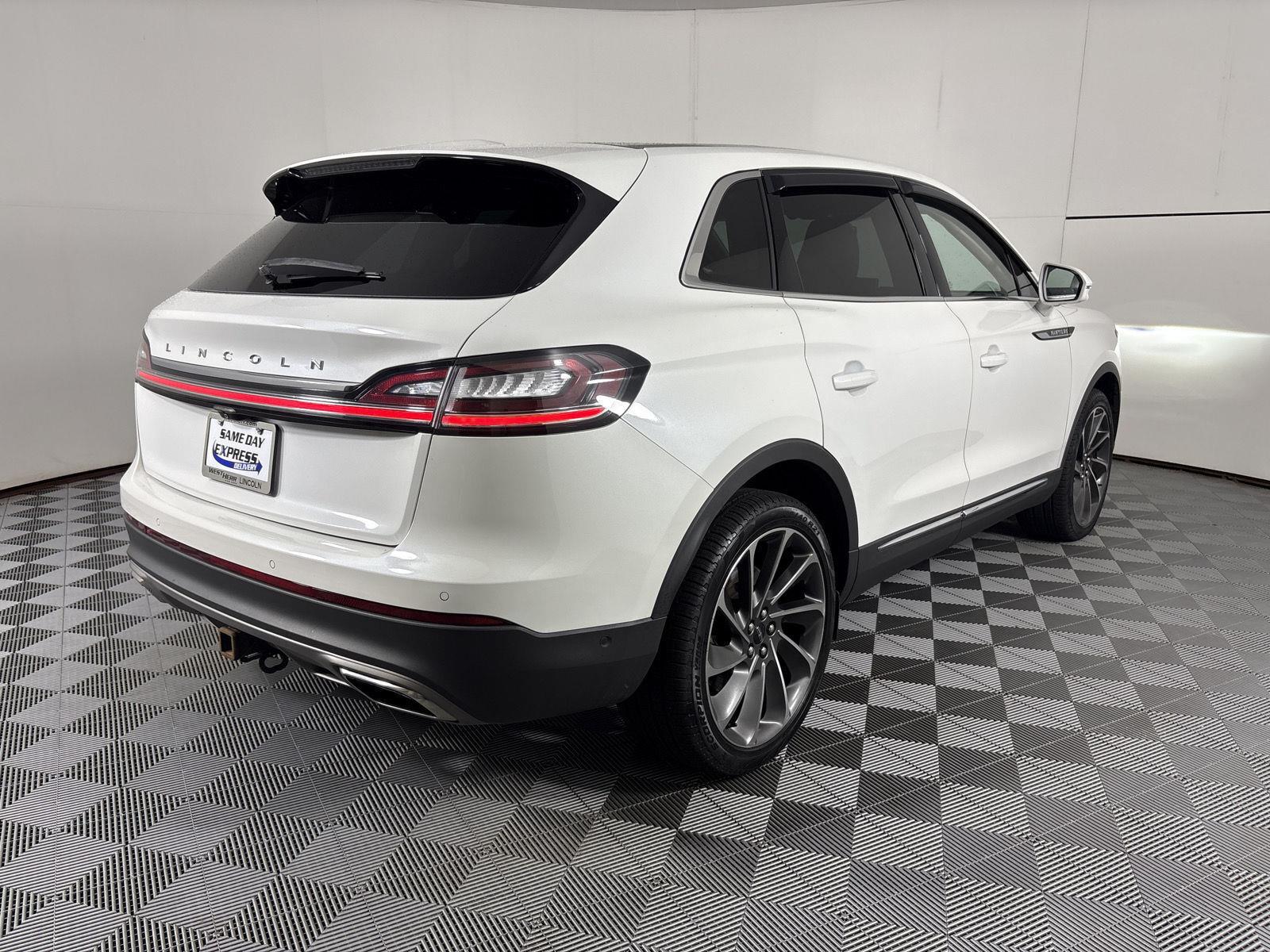 Certified Used 2022 Pristine White Lincoln Reserve image 23