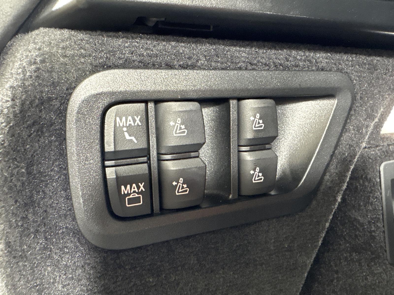 Used 2024 Brooklyn Grey Metallic BMW M60i image 23