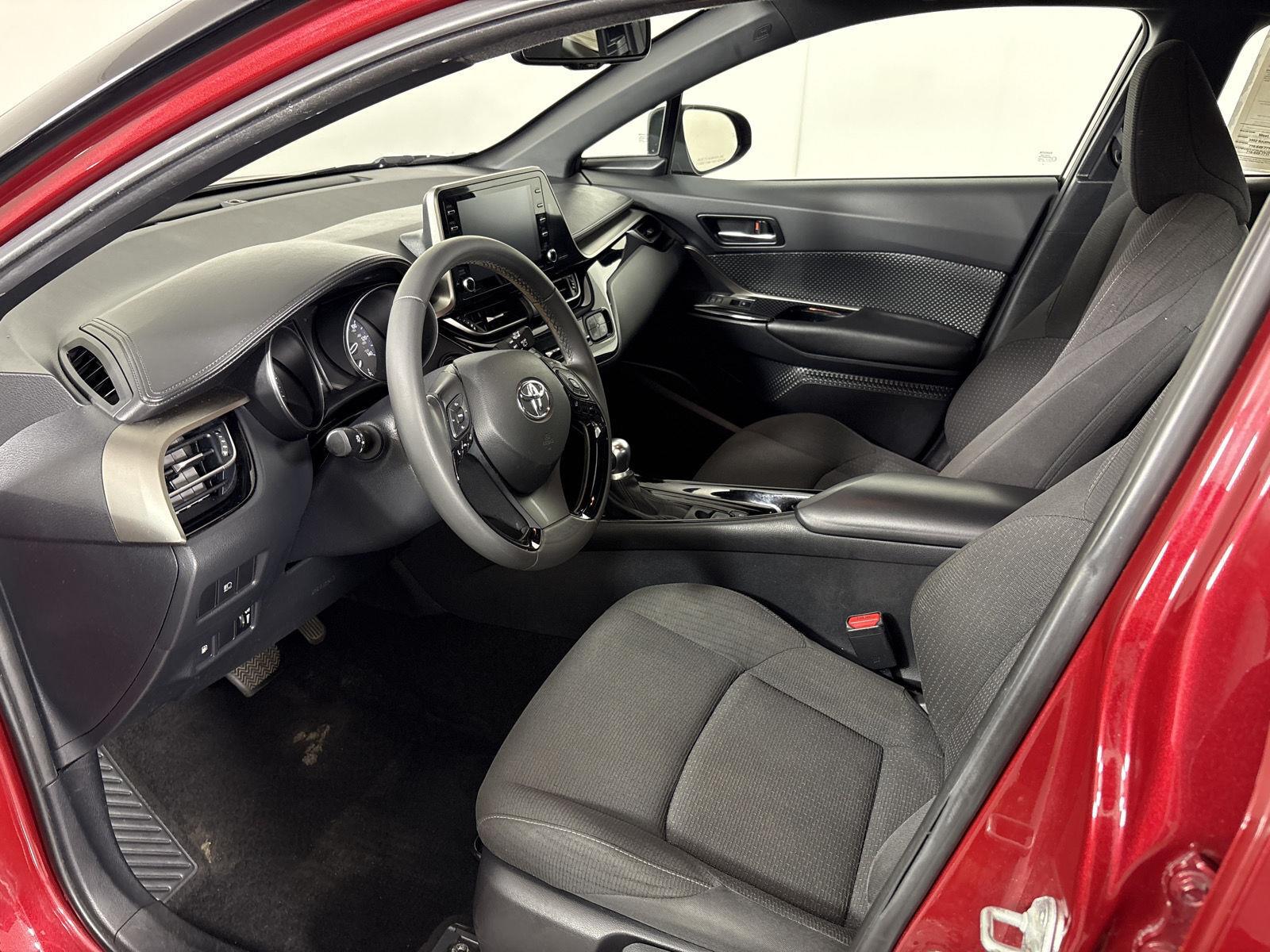 Used 2019 Ruby Flare Pearl w/Black Roof Toyota XLE image 6