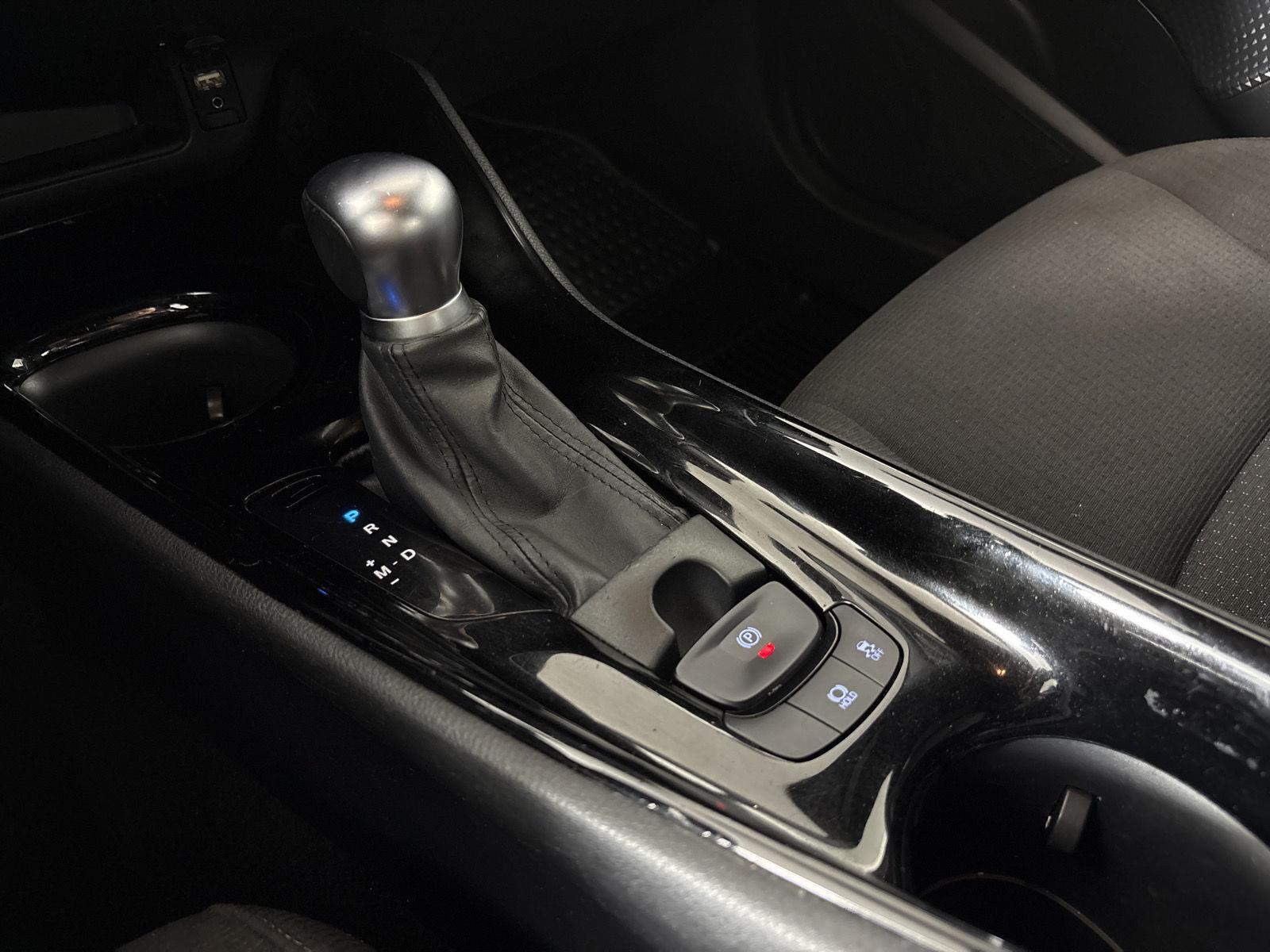 Used 2019 Ruby Flare Pearl w/Black Roof Toyota XLE image 7
