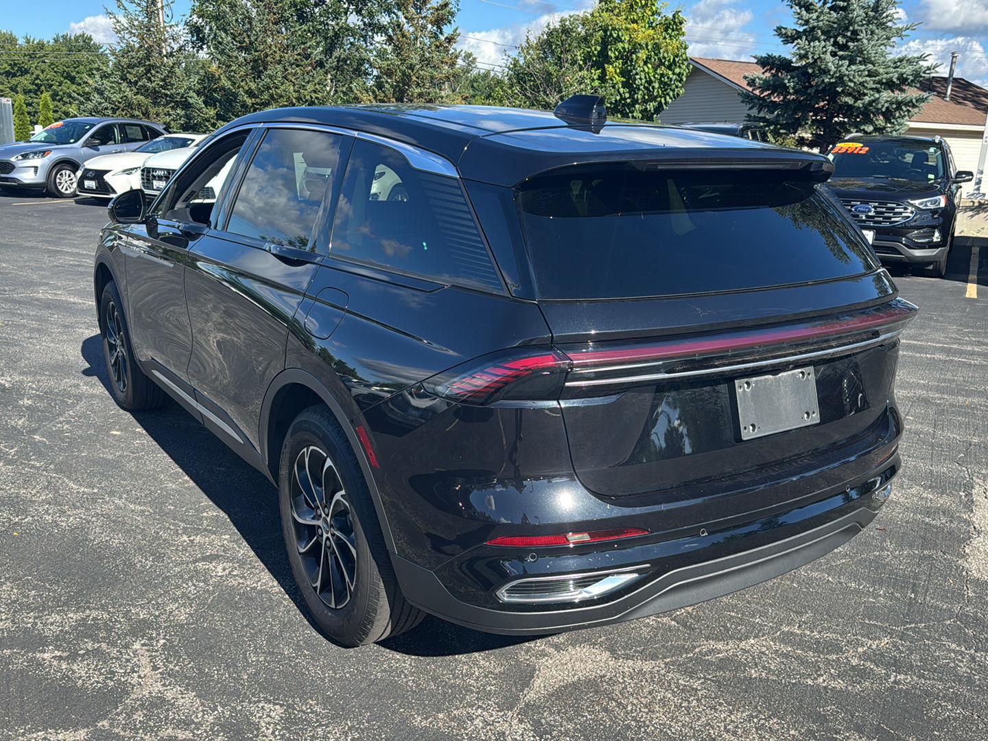 Certified Used 2025 Infinite Black Metallic Clearcoat Lincoln Premiere image 3