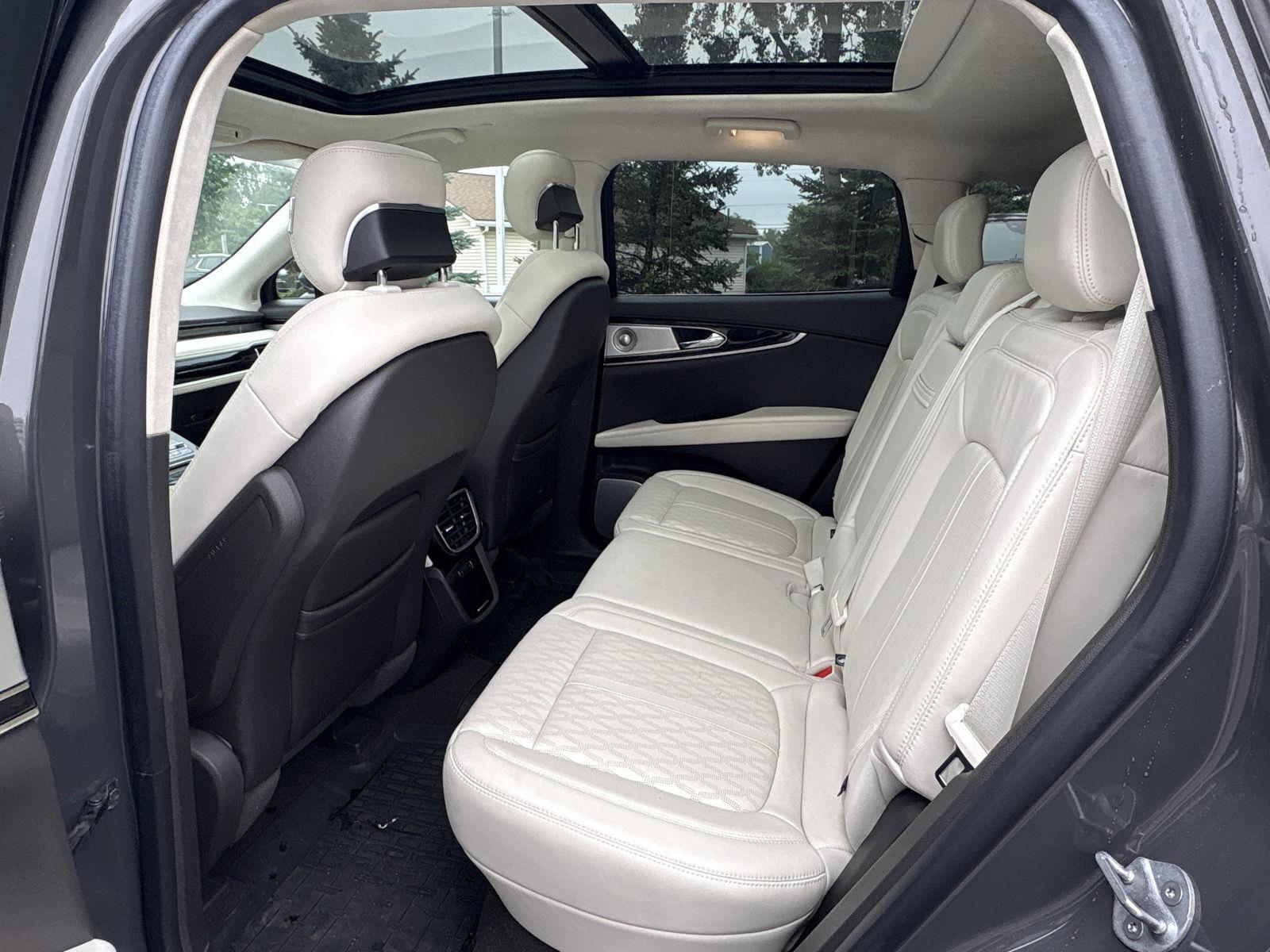 Certified Used 2023 Chroma Caviar Dark Gray Metallic Clearcoat Lincoln Black Label image 15