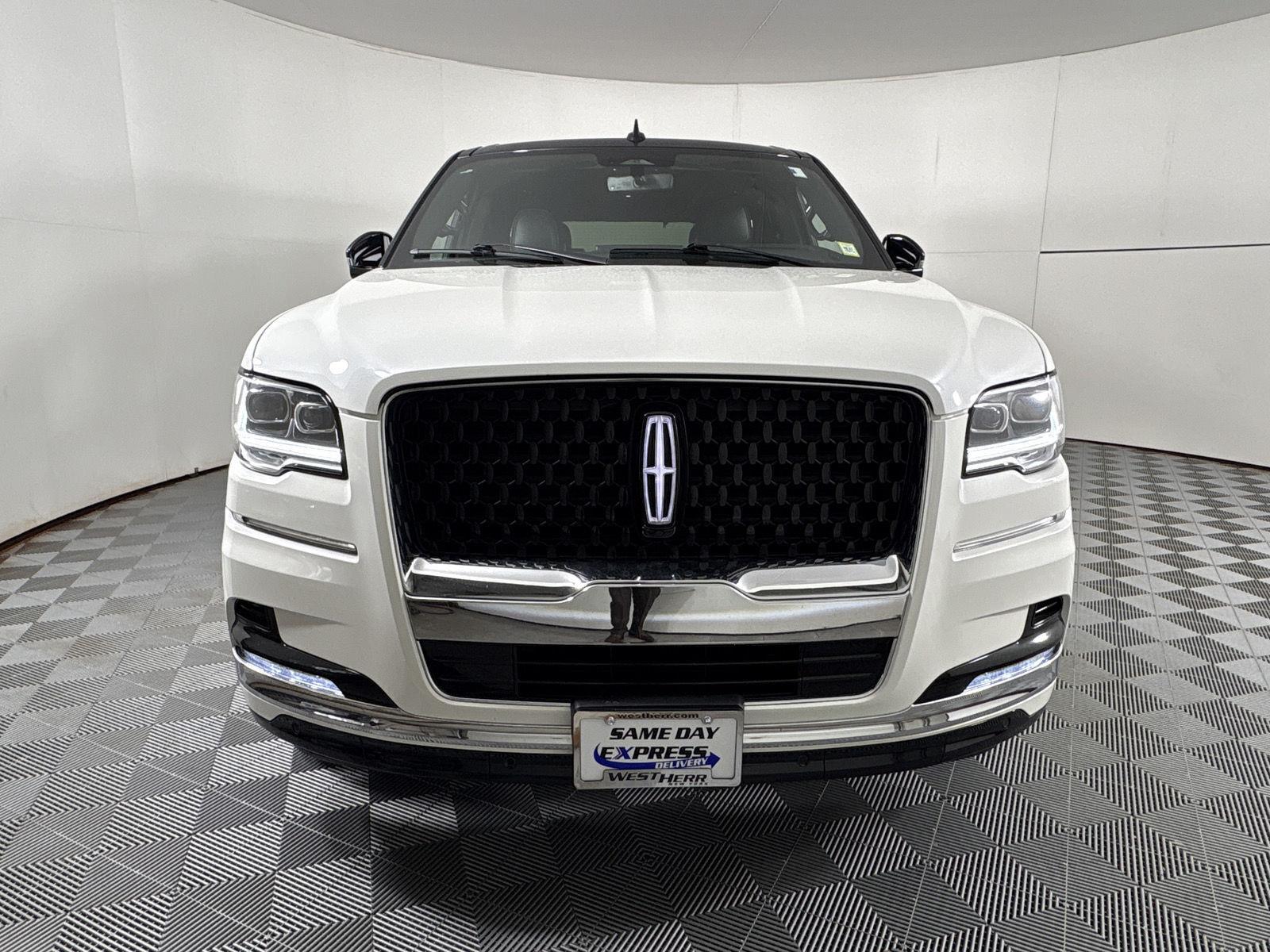 Certified Used 2023 Wh Lincoln Black Label image 2