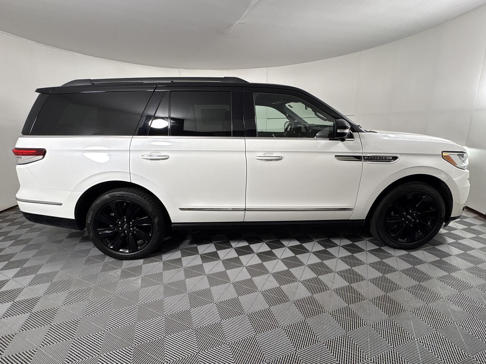 Certified Used 2023 Wh Lincoln Black Label image 29