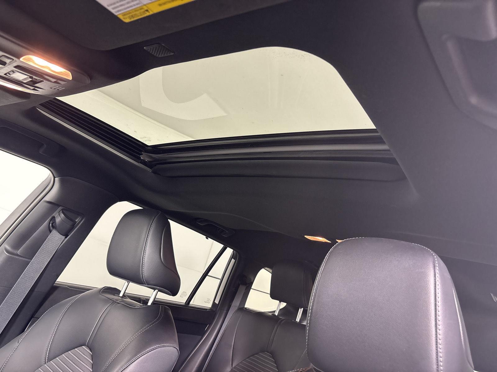 Used 2022 Wind Chill Pearl Toyota XSE image 7