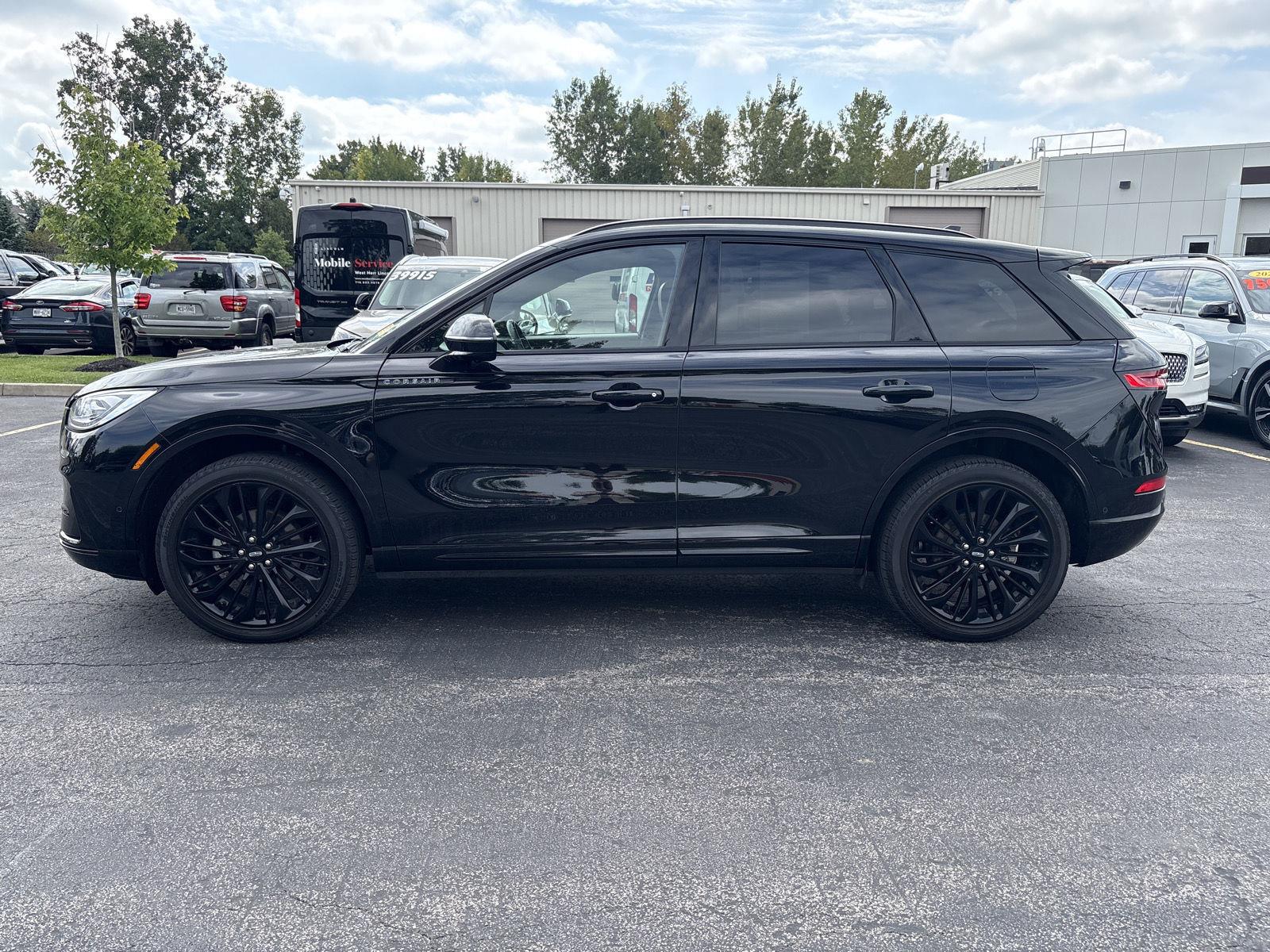 Certified Used 2023 Infinite Black Metallic Clearcoat Lincoln Reserve image 4