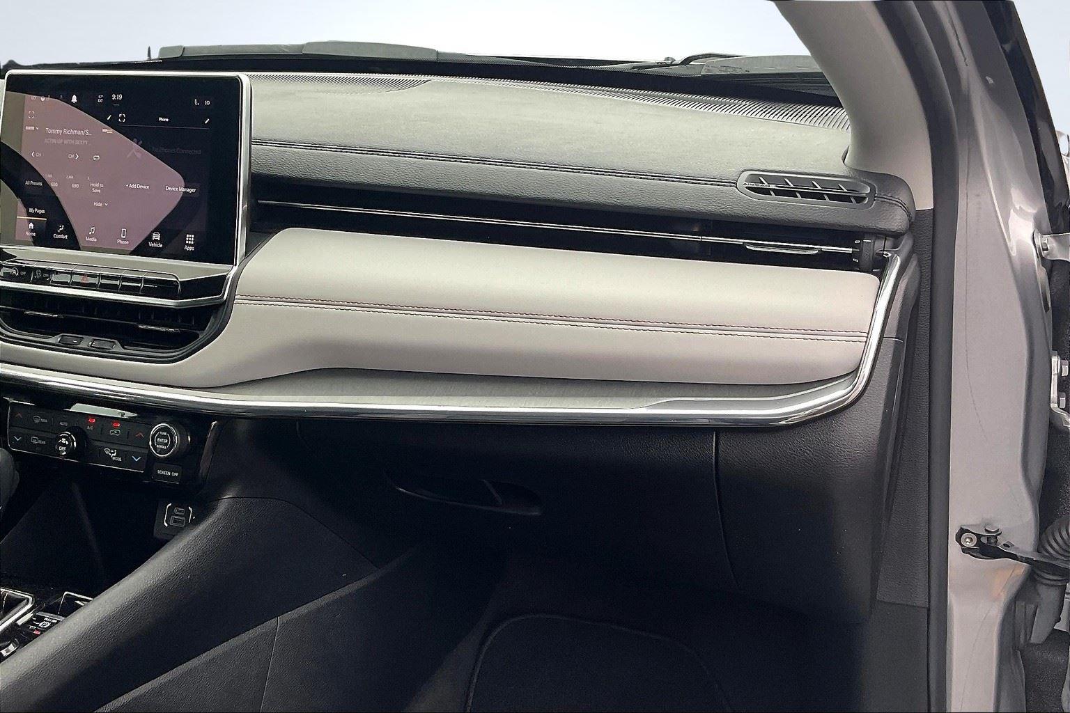 2022 Jeep Compass Limited photo 16