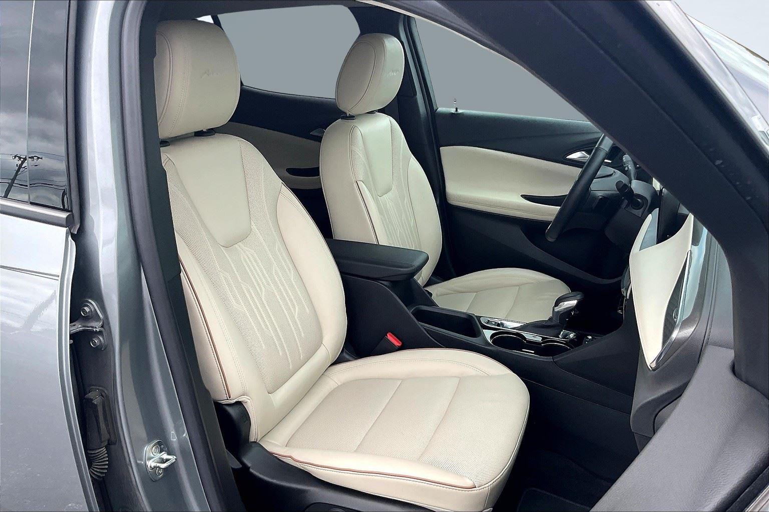 2024 Buick Encore GX Avenir photo 6