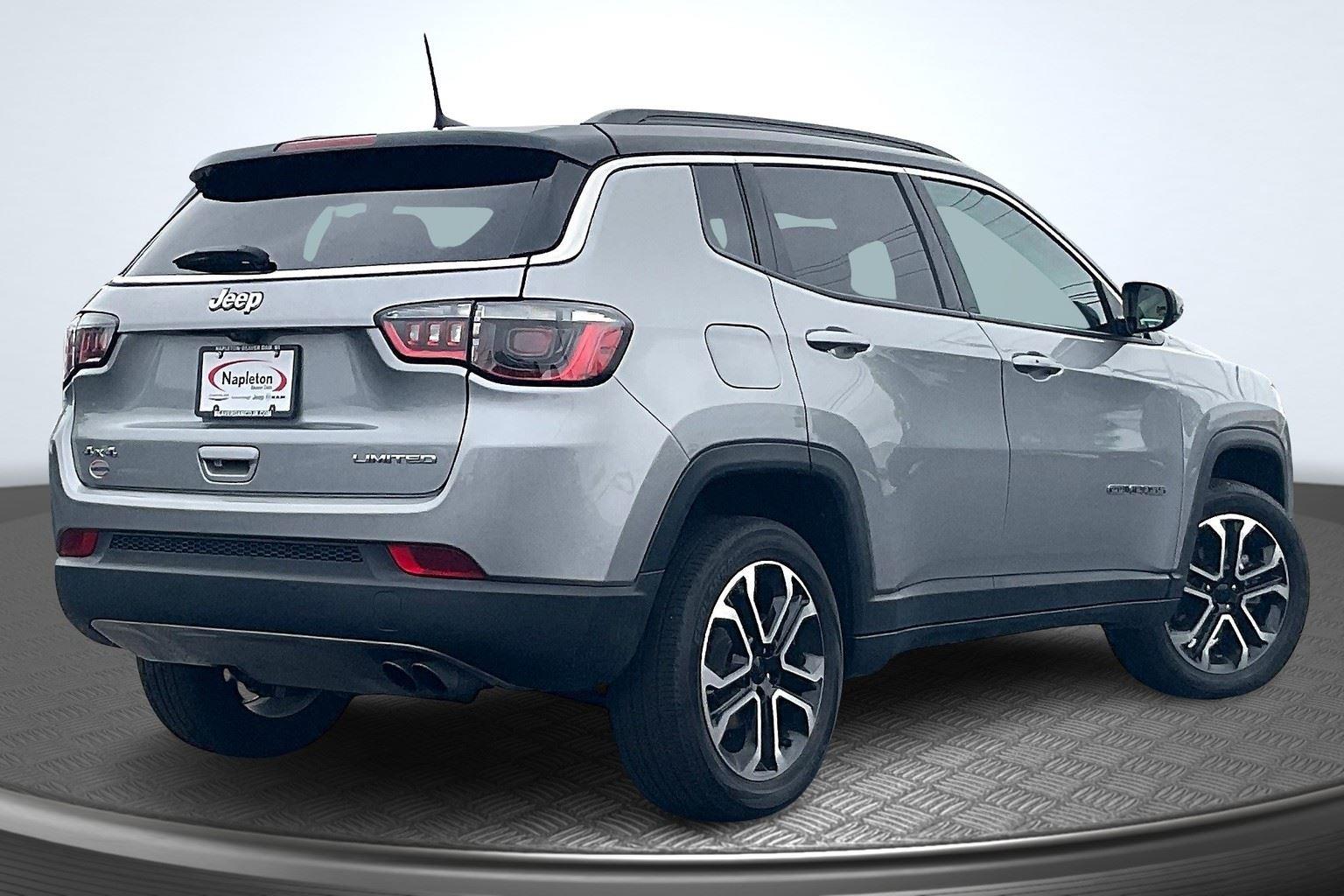 2022 Jeep Compass Limited photo 2
