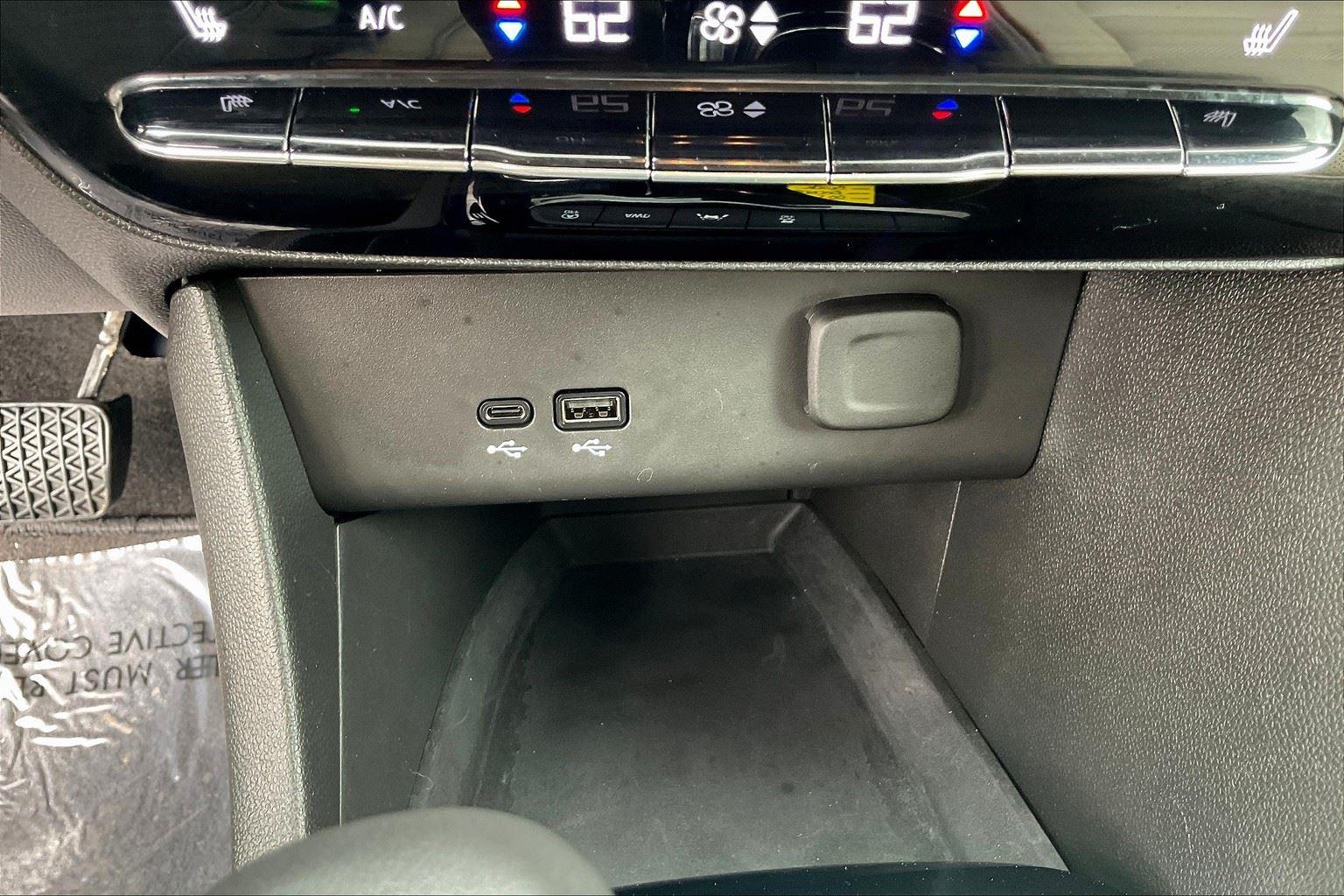 2024 Buick Encore GX Avenir photo 29
