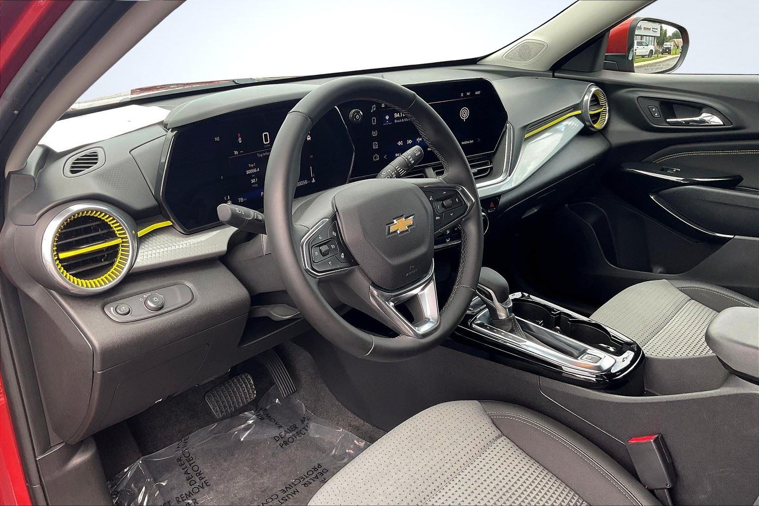 2024 Chevrolet Trax LT photo 14