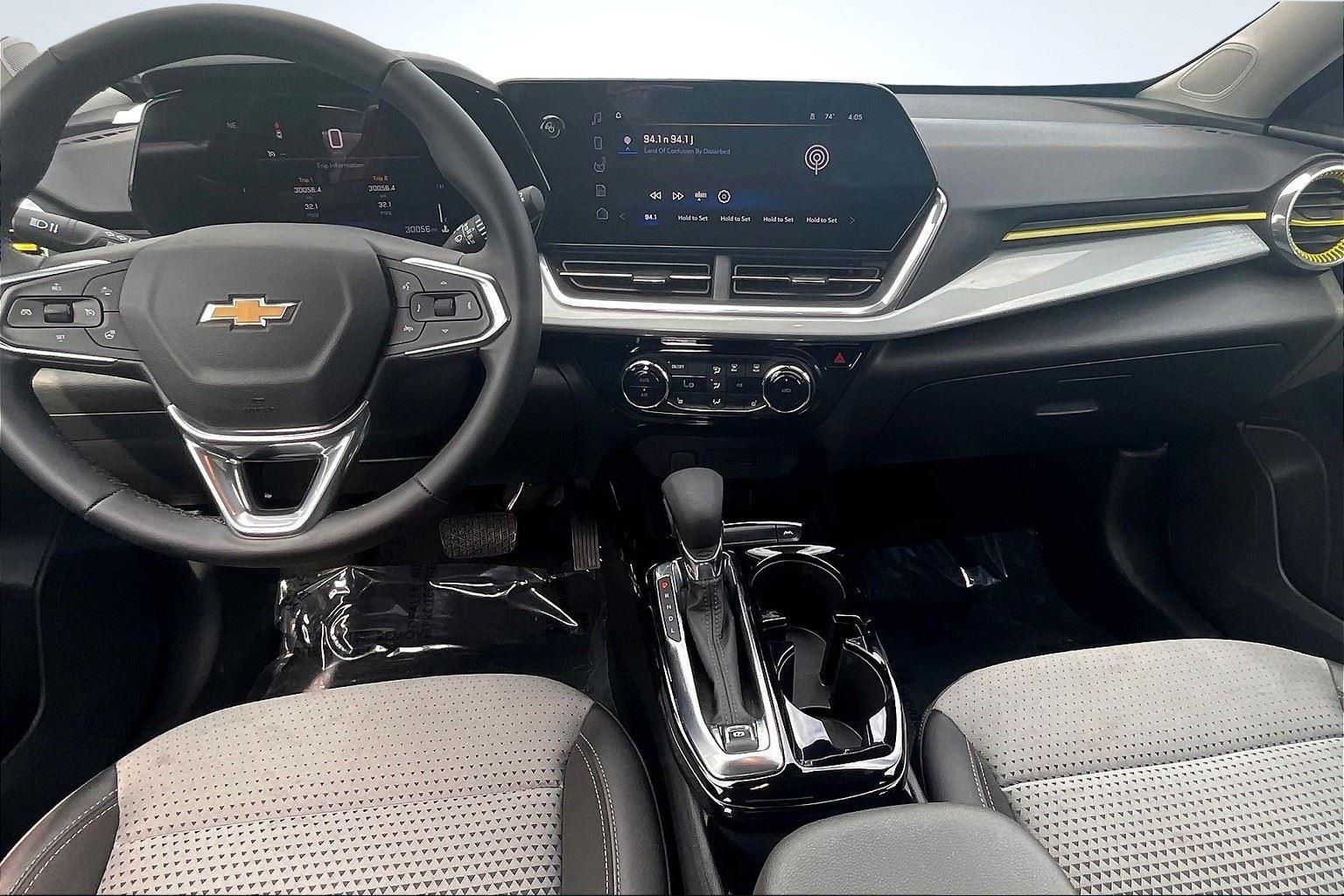 2024 Chevrolet Trax LT photo 16