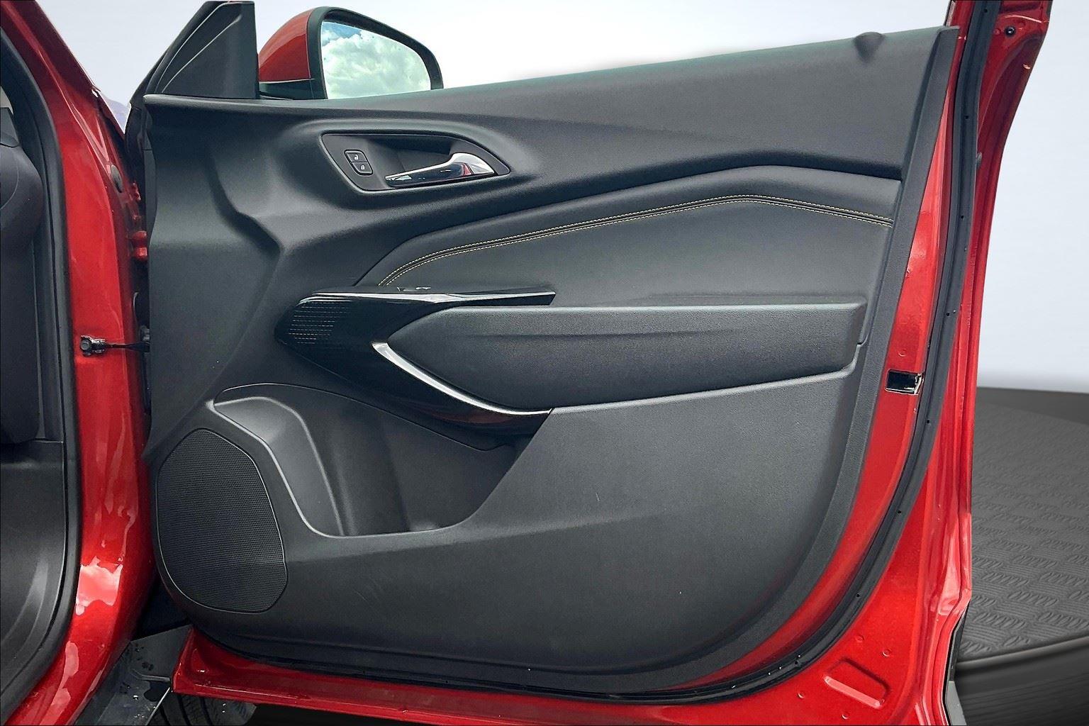 2024 Chevrolet Trax LT photo 24