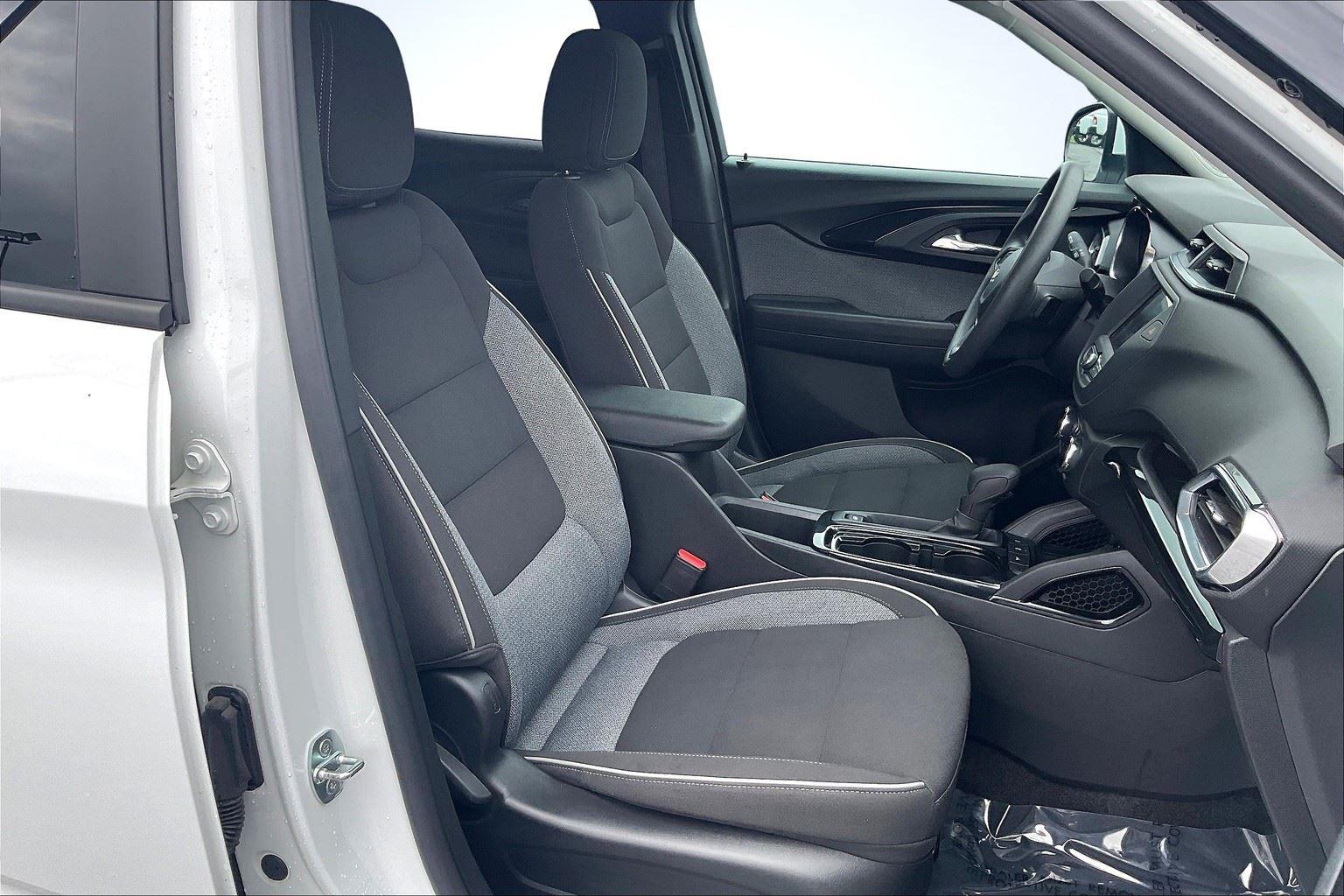 2024 Chevrolet Trax LT photo 41