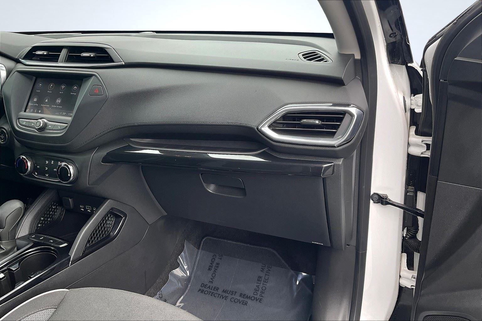 2024 Chevrolet Trax LT photo 50