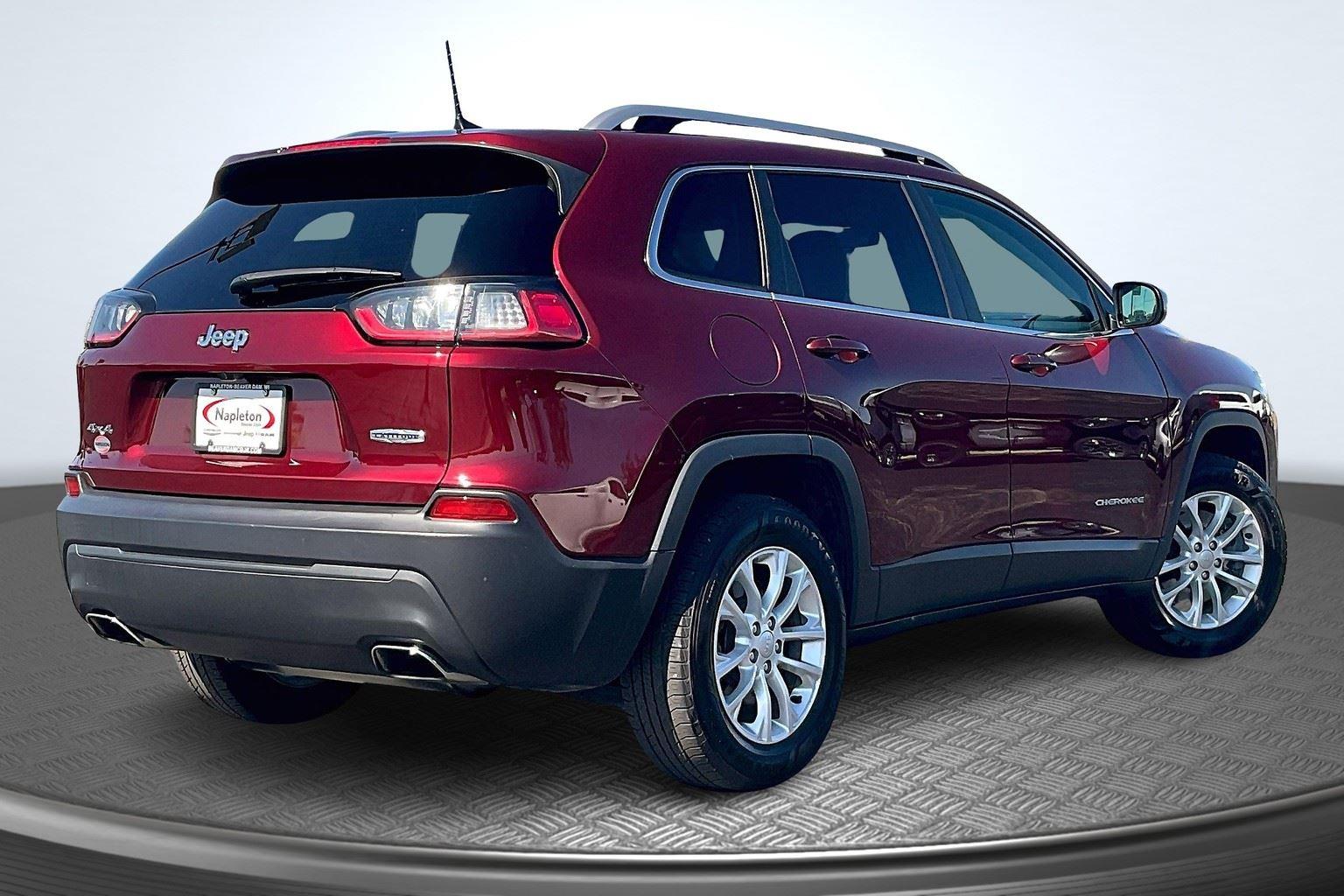 2019 Jeep Cherokee Latitude photo 2