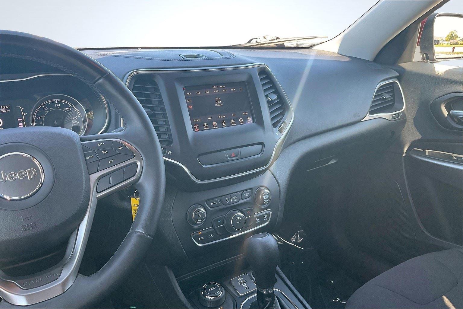 2019 Jeep Cherokee Latitude photo 6