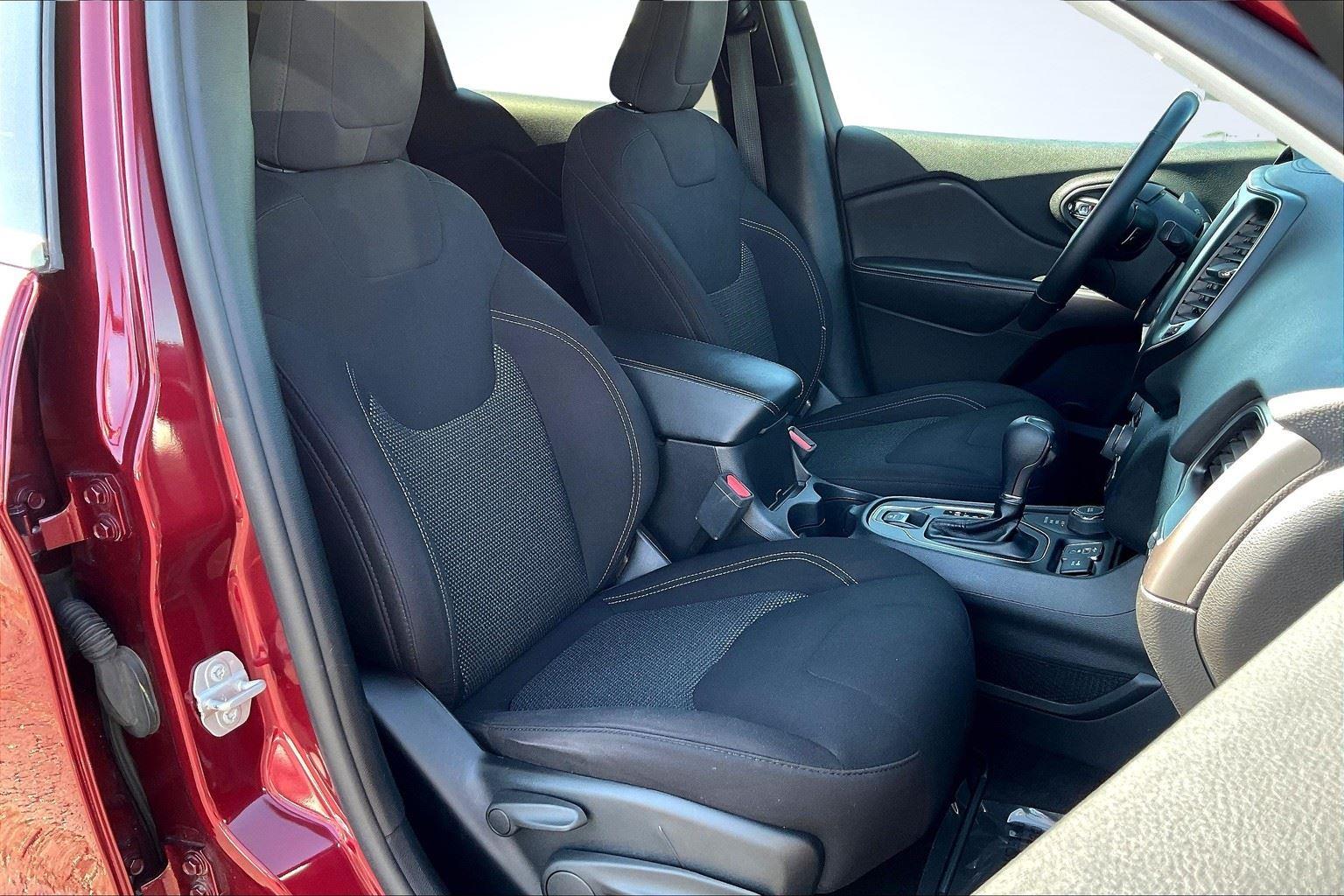 2019 Jeep Cherokee Latitude photo 7