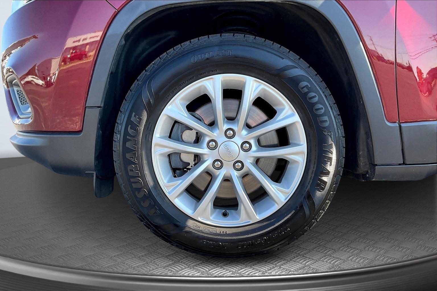 2019 Jeep Cherokee Latitude photo 9