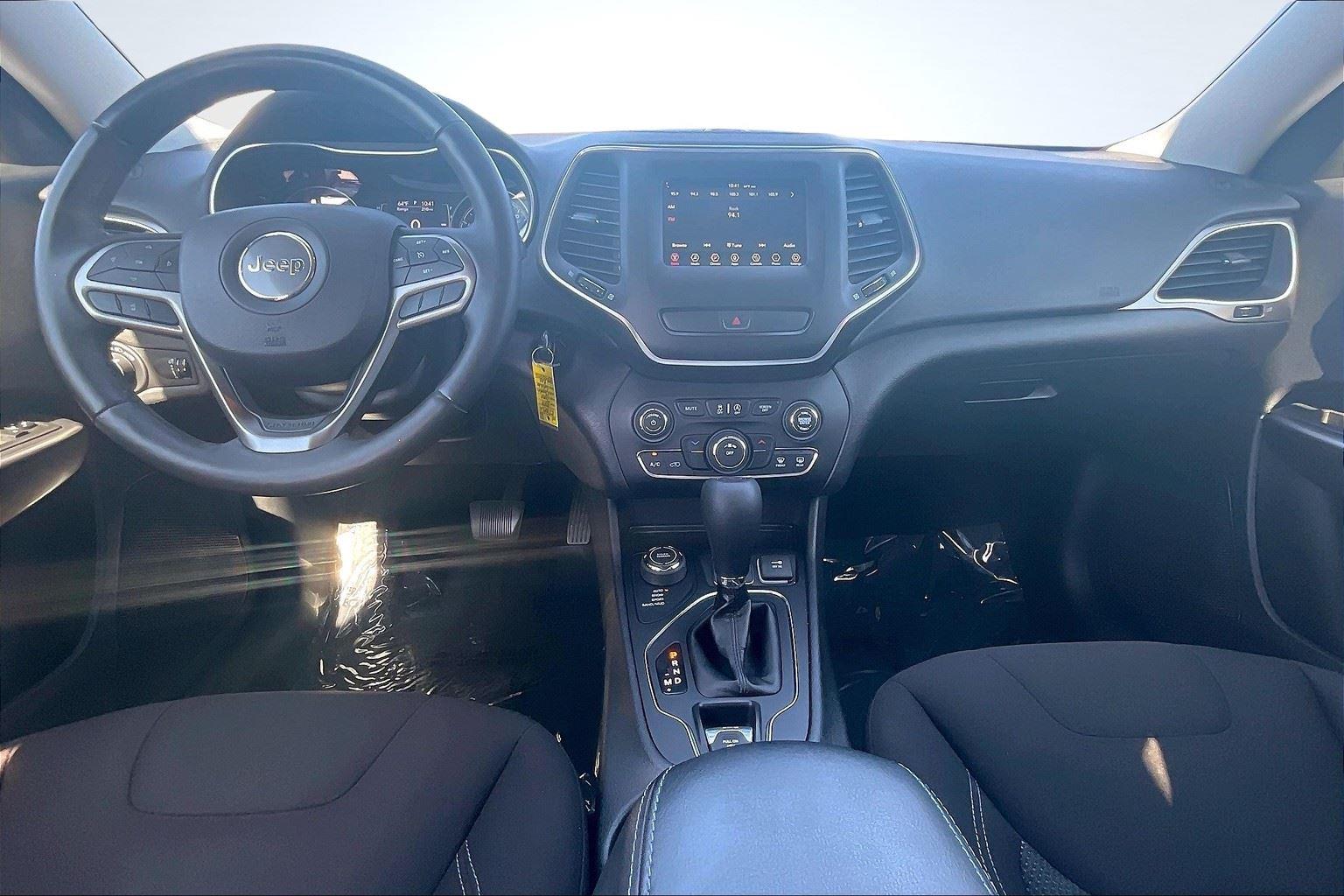 2019 Jeep Cherokee Latitude photo 16