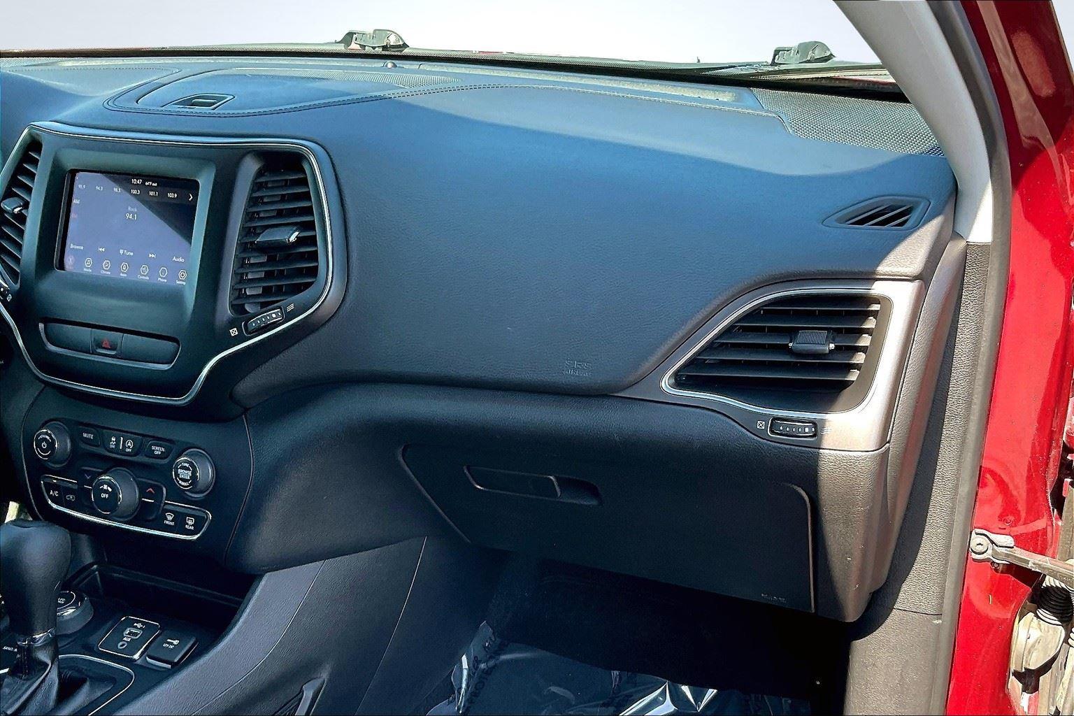 2019 Jeep Cherokee Latitude photo 17
