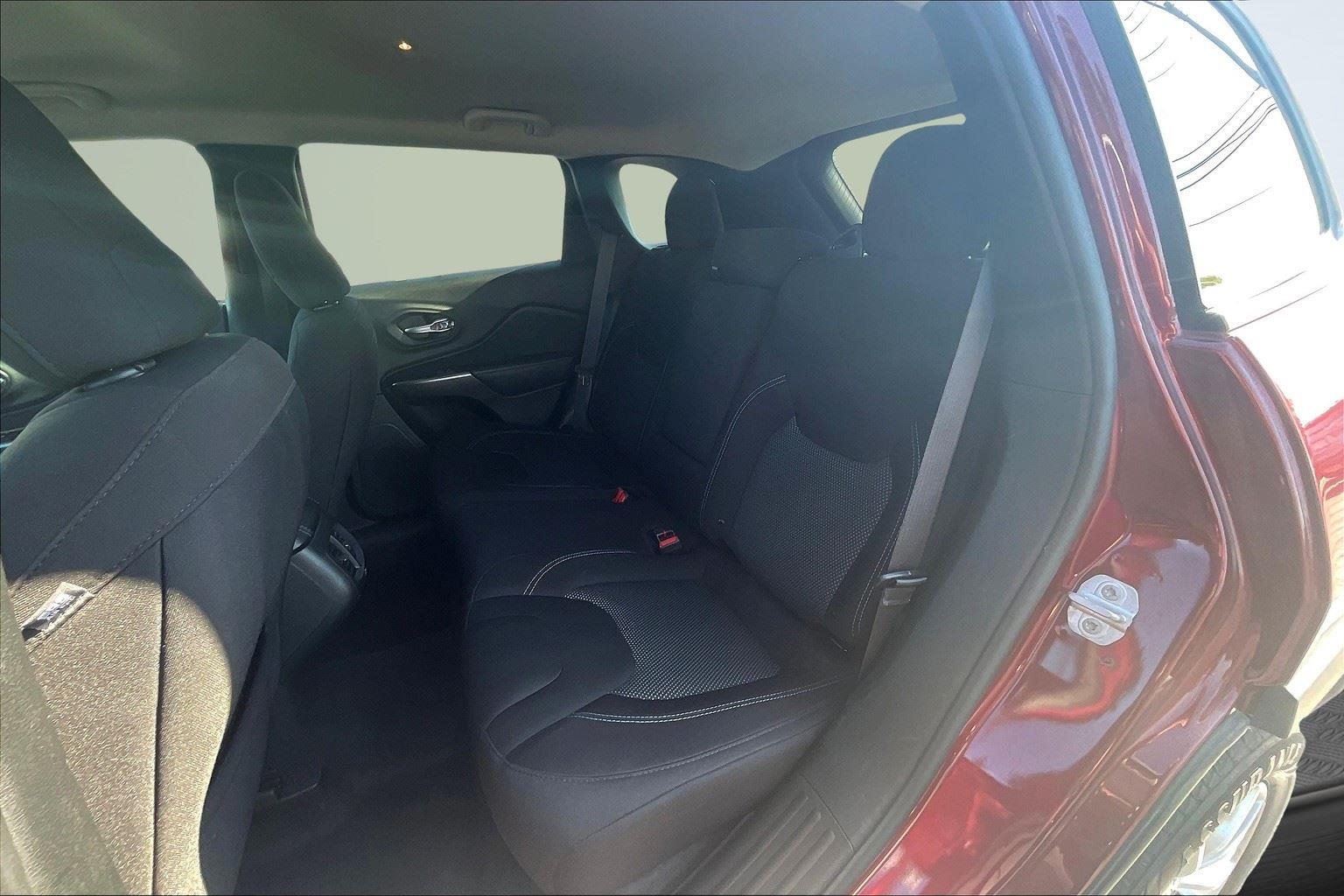 2019 Jeep Cherokee Latitude photo 26