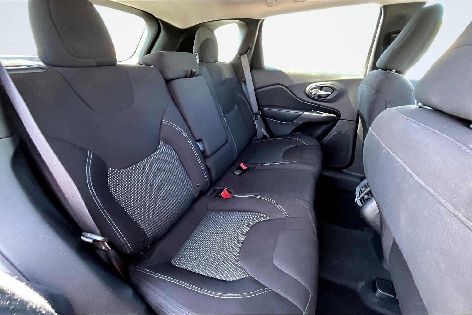 2019 Jeep Cherokee Latitude photo 27