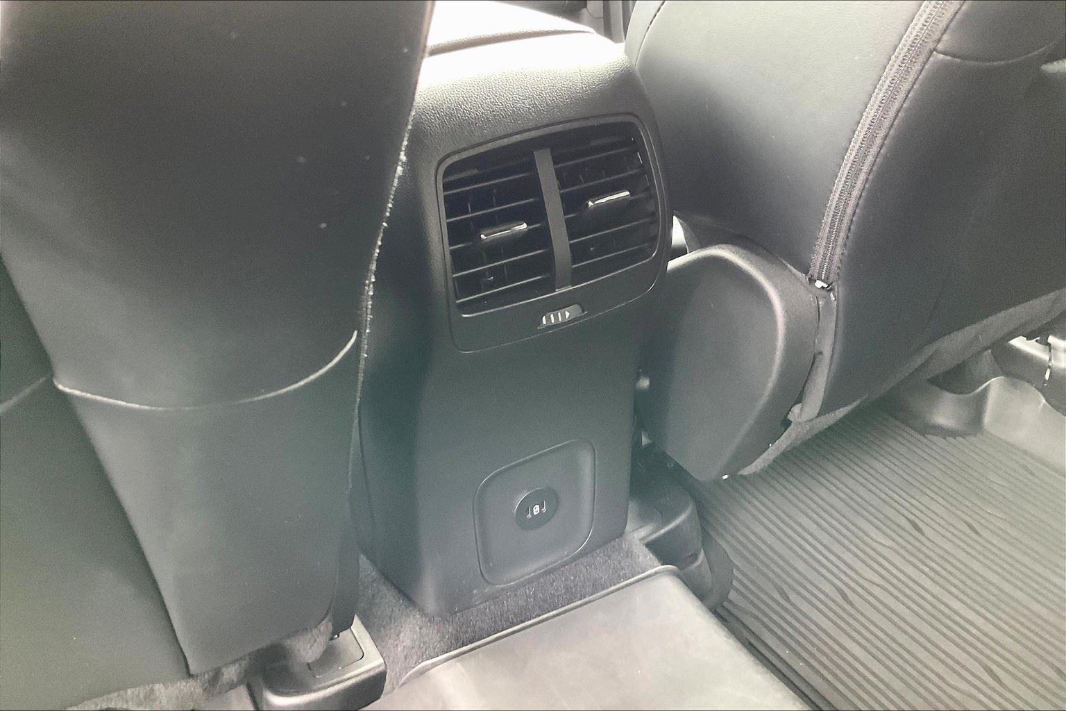 2023 Ford Escape ST-Line photo 24