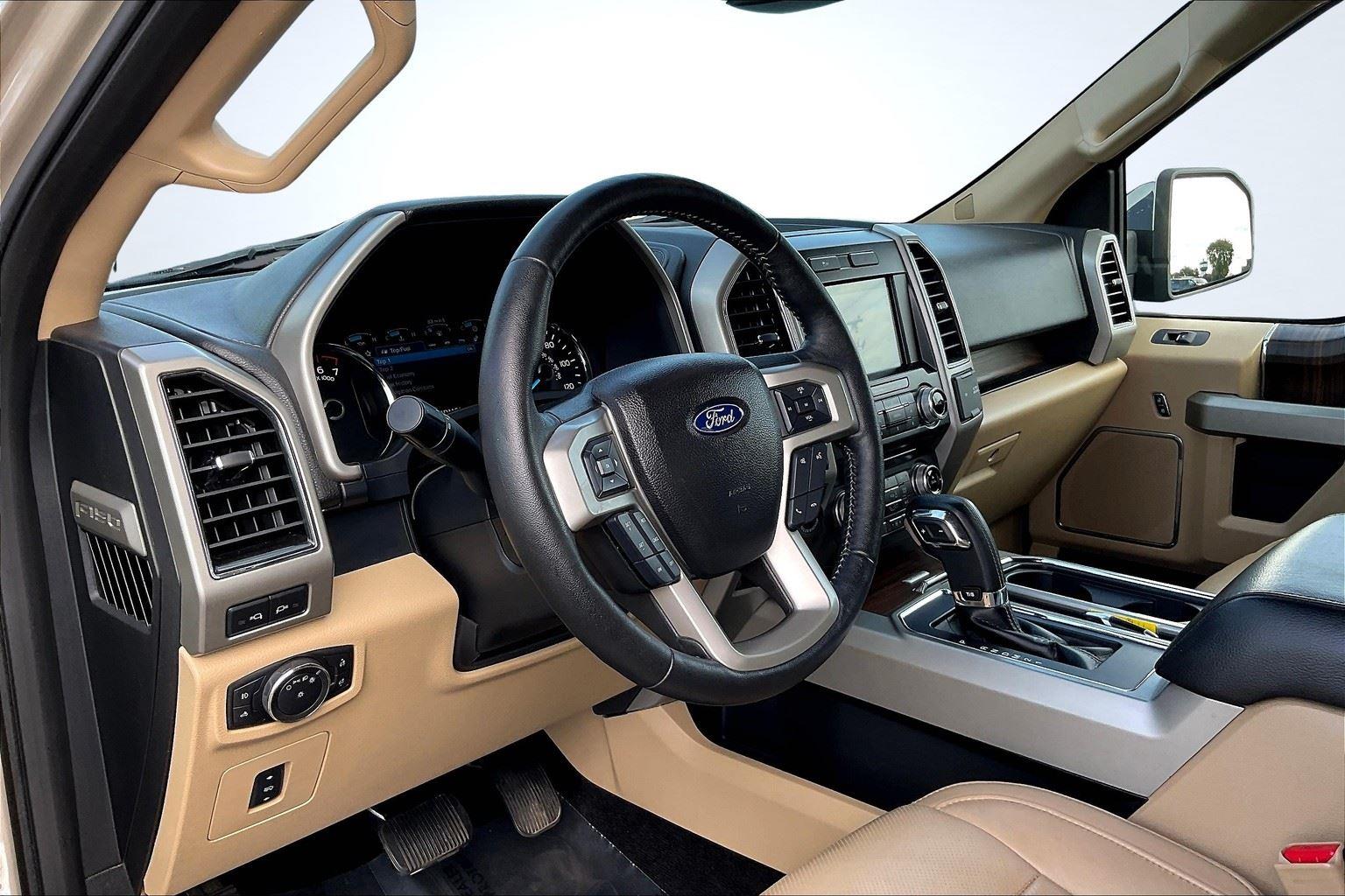 2017 Ford F-150 Lariat photo 13
