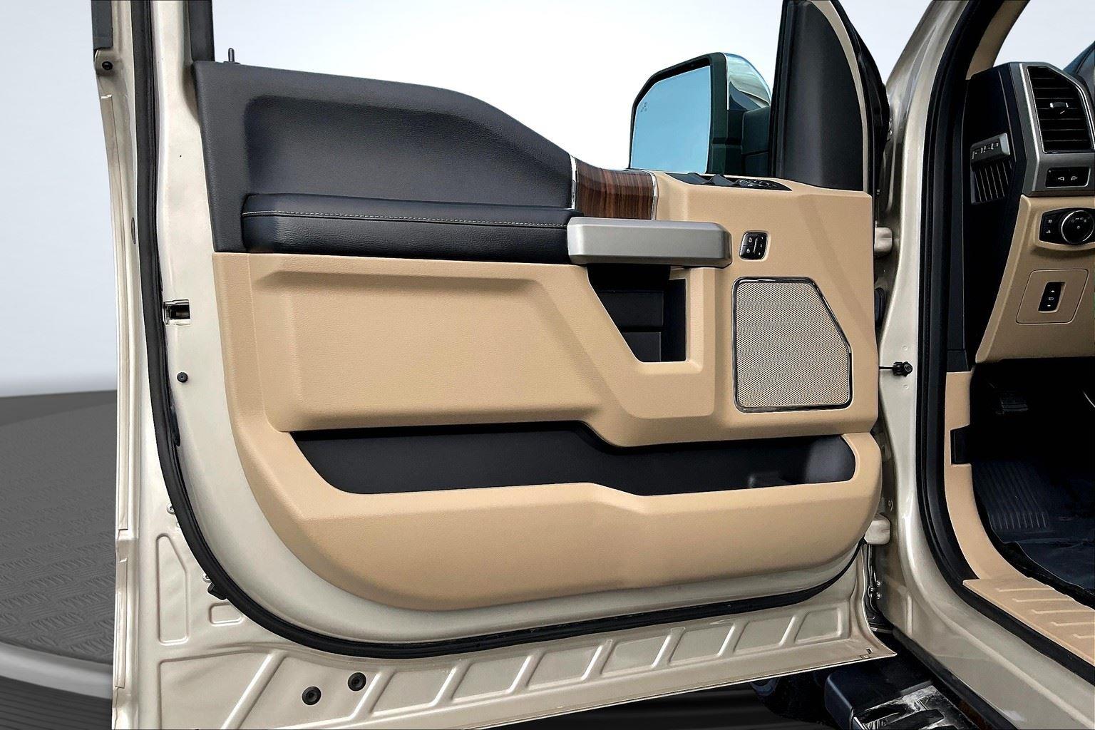 2017 Ford F-150 Lariat photo 22