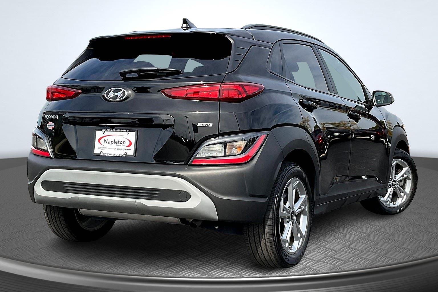 2023 Hyundai Kona SEL photo 2