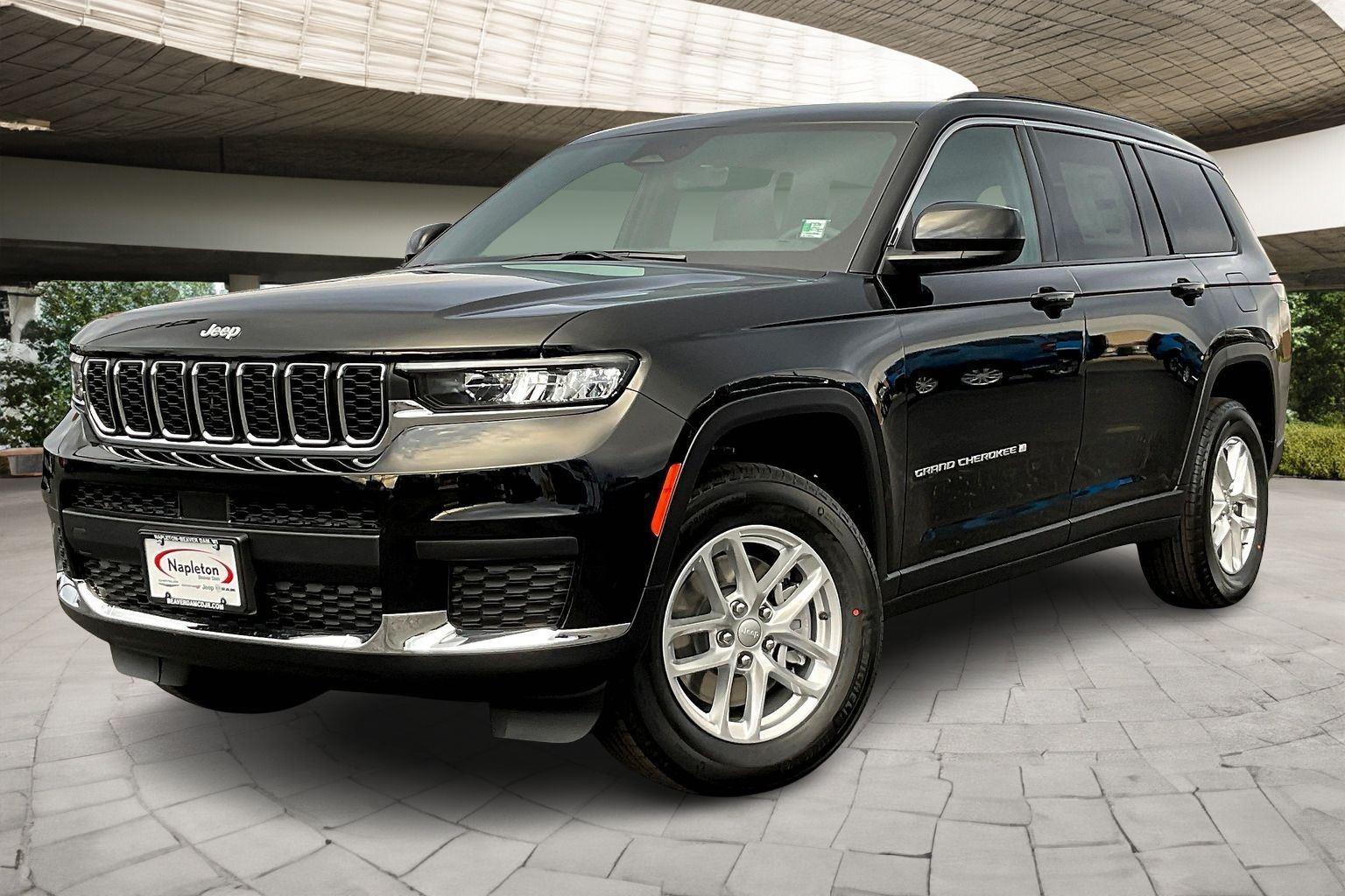 2025 Jeep Grand Cherokee L Laredo's photo