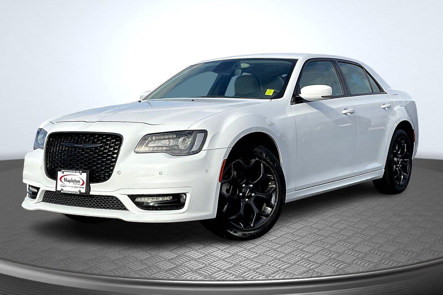 2023 Chrysler 300 Touring L