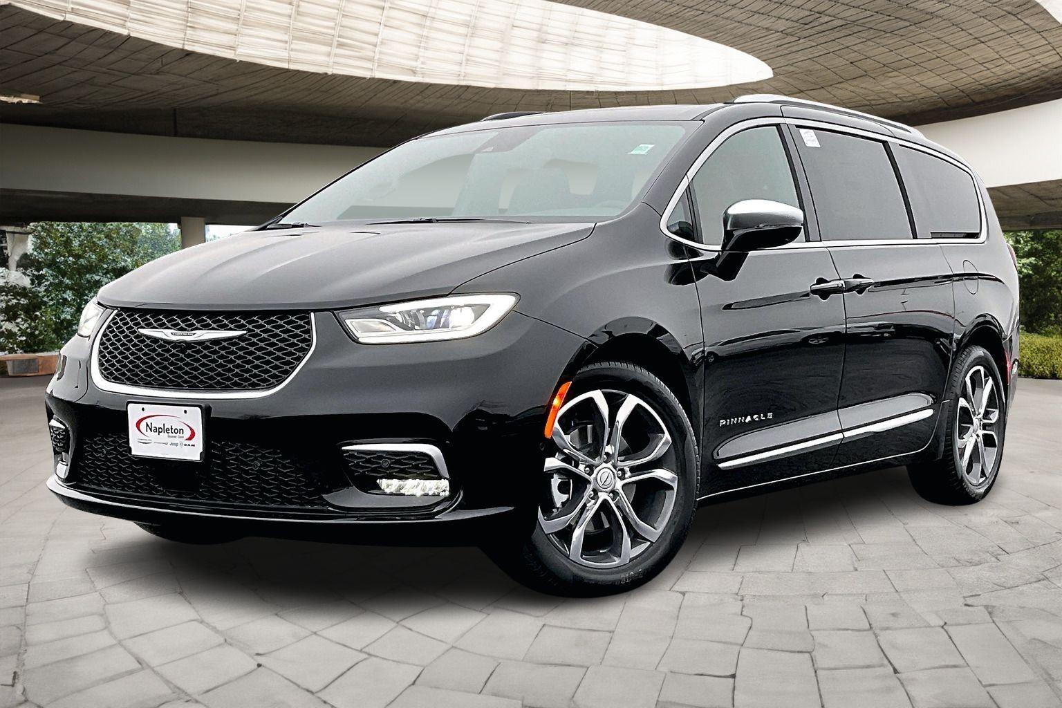 2026 Chrysler Pacifica Pinnacle's photo