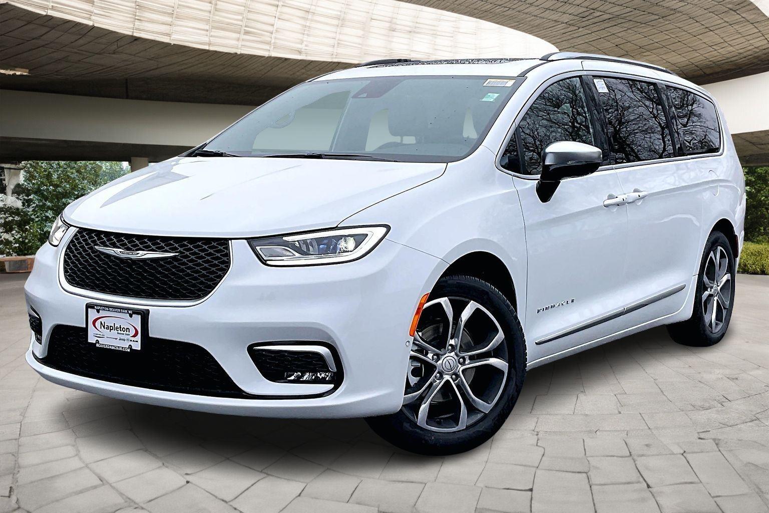 2026 Chrysler Pacifica Pinnacle's photo