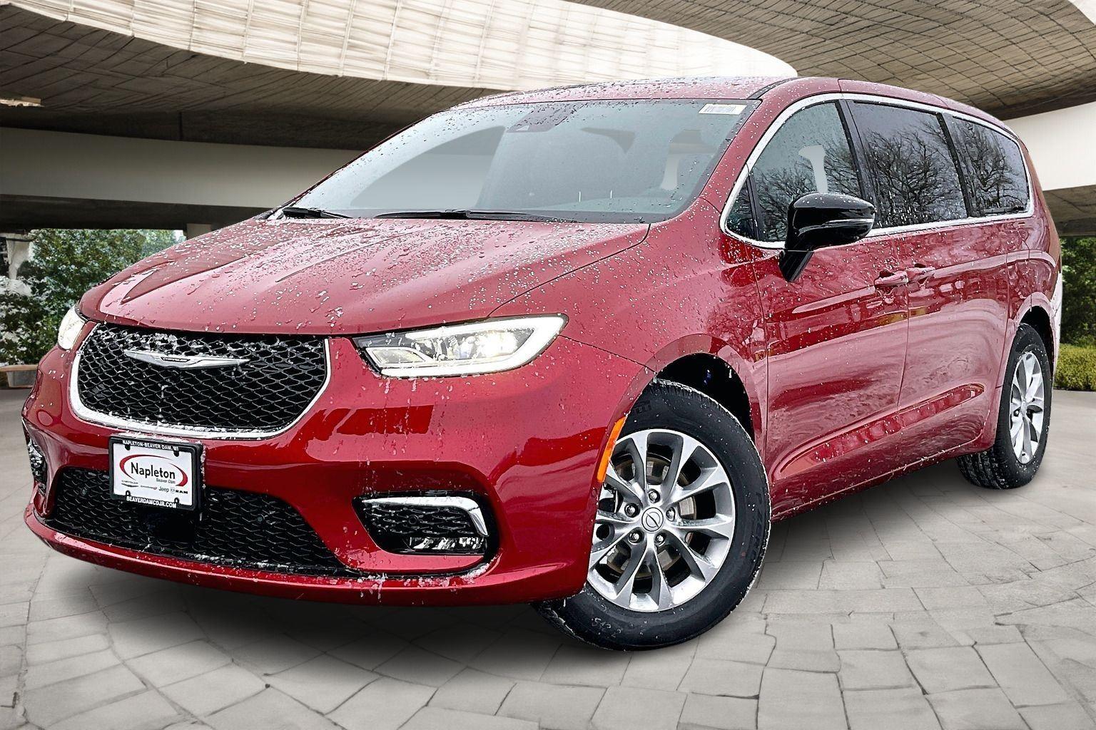 2026 Chrysler Pacifica Limited's photo