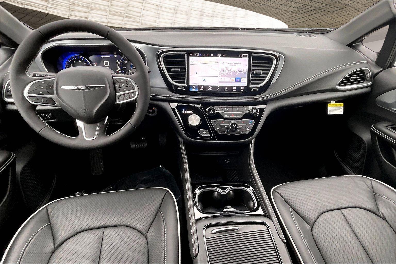 2026 Chrysler Pacifica Limited - Photo 6
