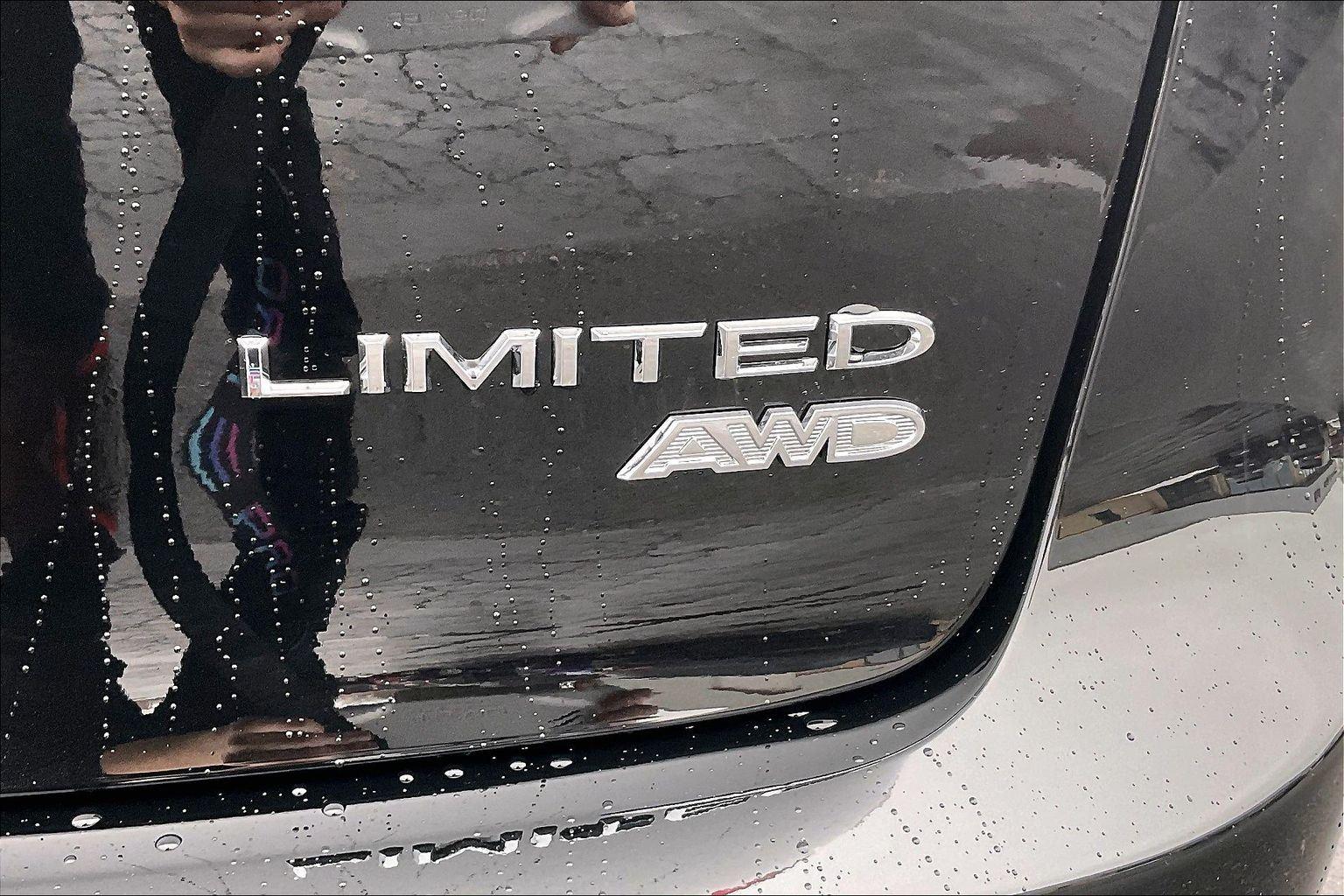 2026 Chrysler Pacifica Limited - Photo 10