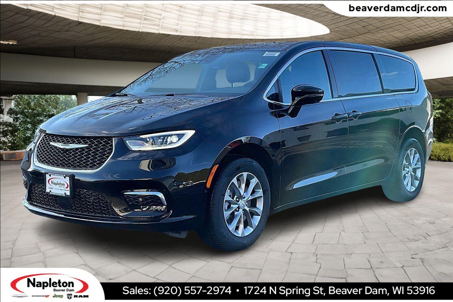 2026 Chrysler Pacifica Select AWD's photo
