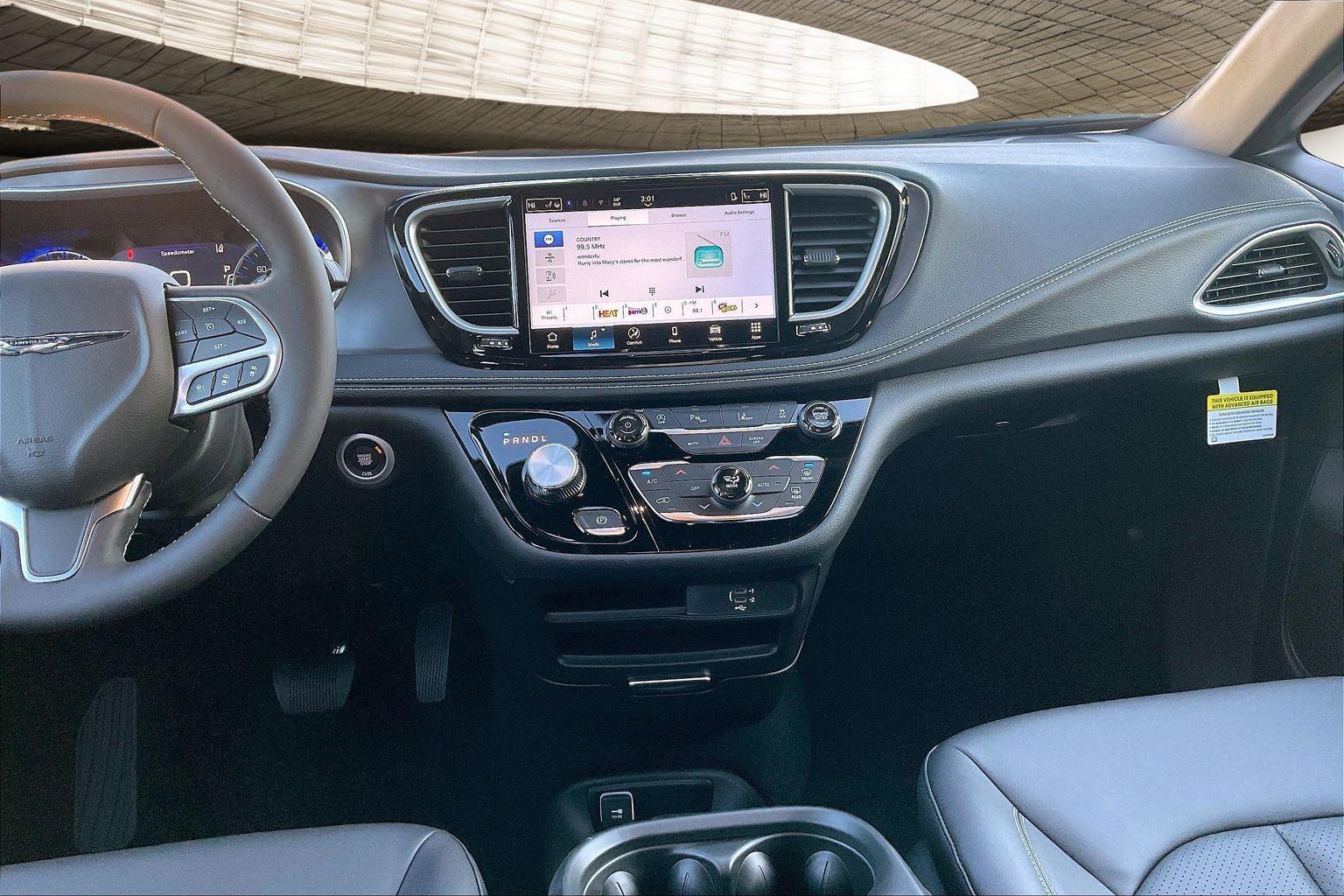 2026 Chrysler Pacifica Select - Photo 6