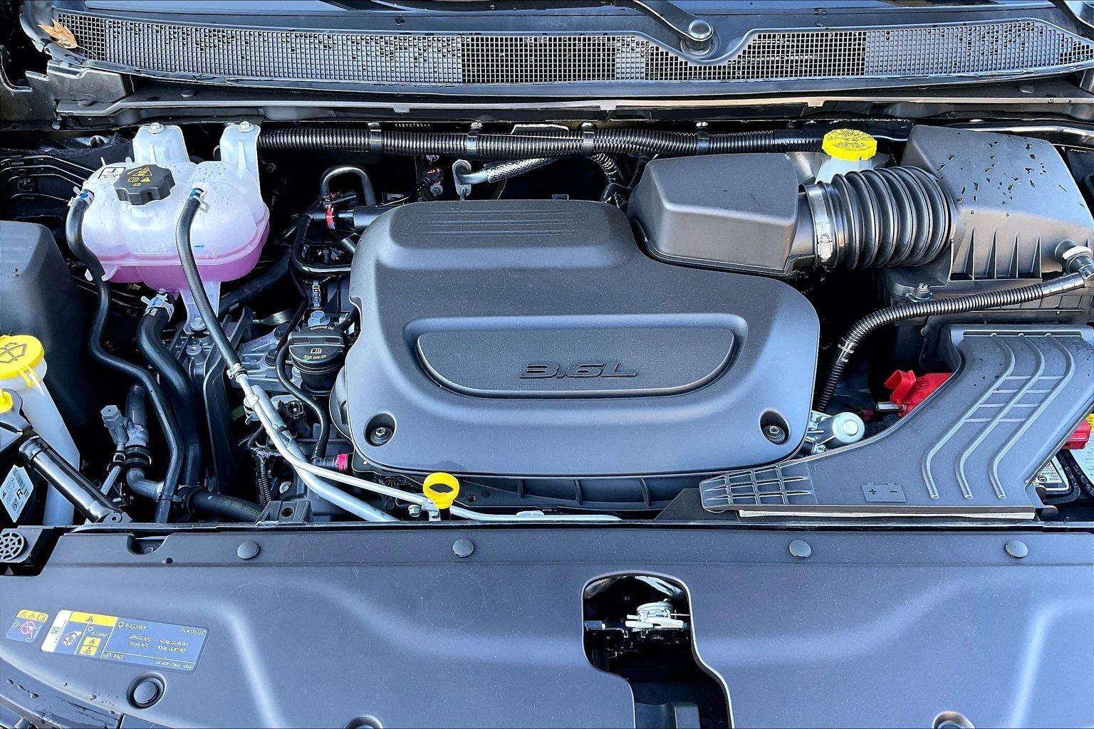 2026 Chrysler Pacifica Select - Photo 11