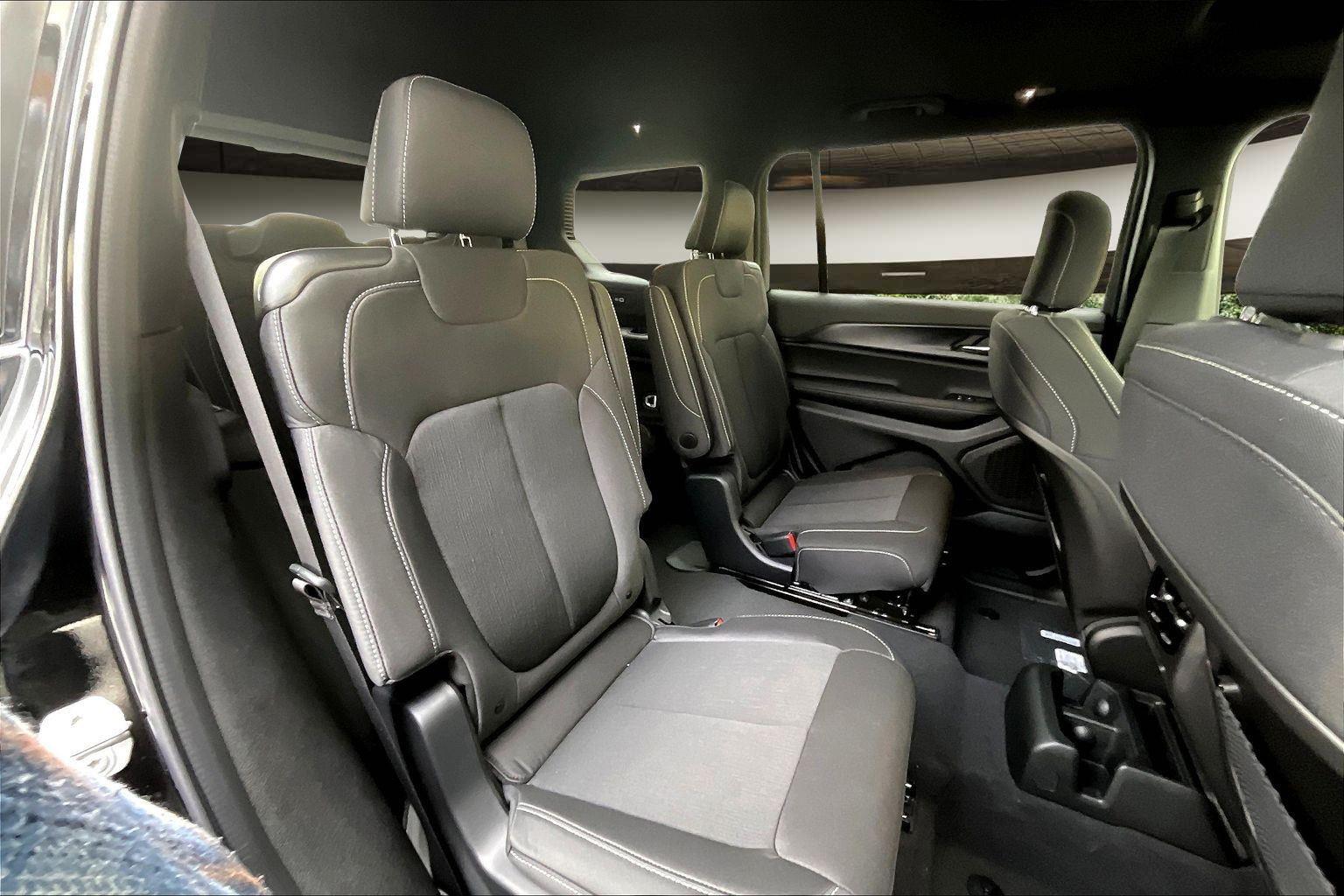 2025 Jeep Grand Cherokee L Laredo - Photo 9