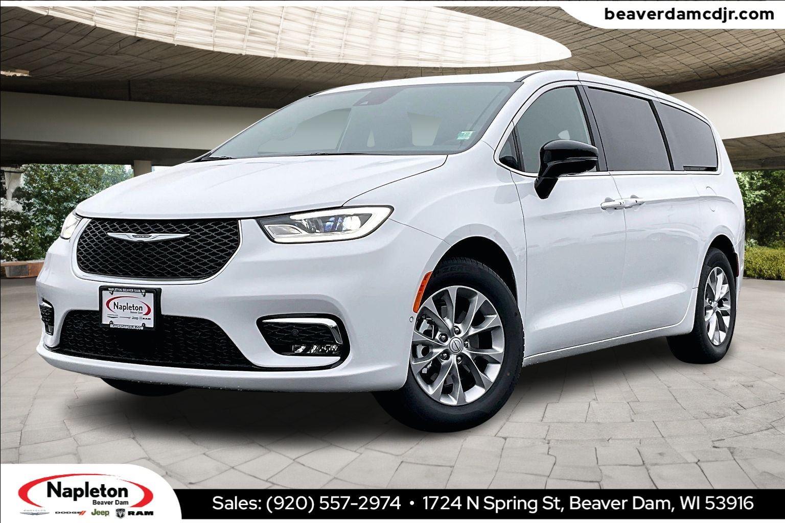 2026 Chrysler Pacifica Limited's photo