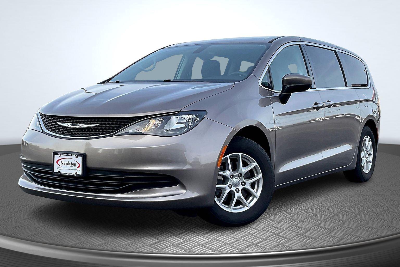 Molten Silver 2017 Chrysler Pacifica Touring FWD Minivan Front-Wheel Drive 9-Speed Automatic