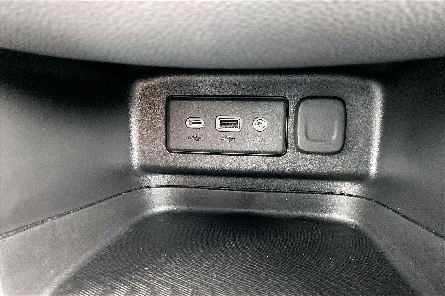 2024 Chevrolet Equinox LT - Photo 32