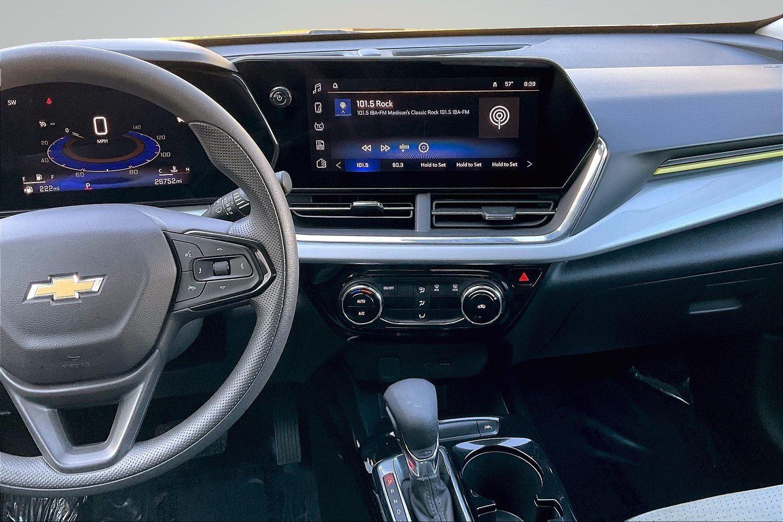 2025 Chevrolet Trax LT - Photo 7