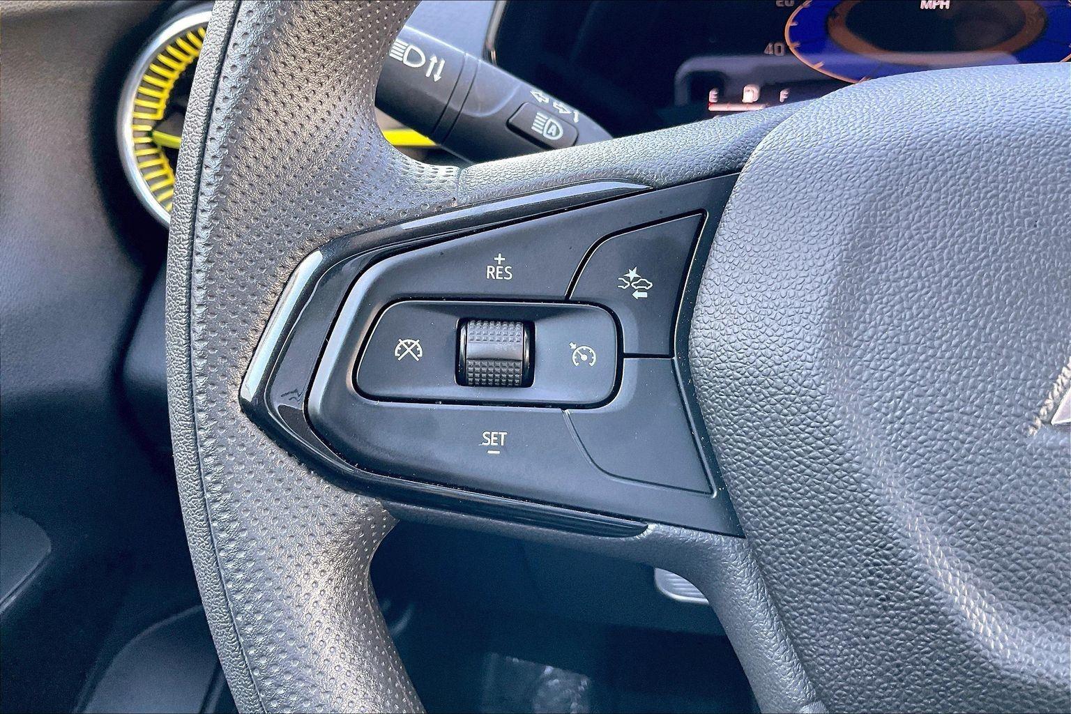 2025 Chevrolet Trax LT - Photo 18