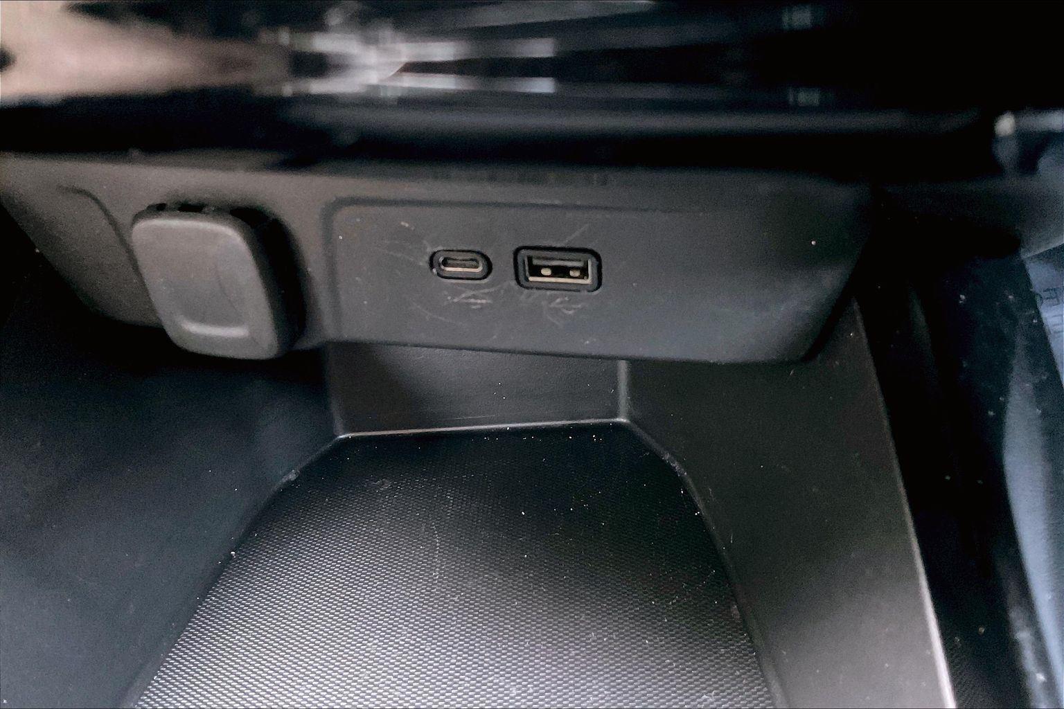 2025 Chevrolet Trax LT - Photo 30
